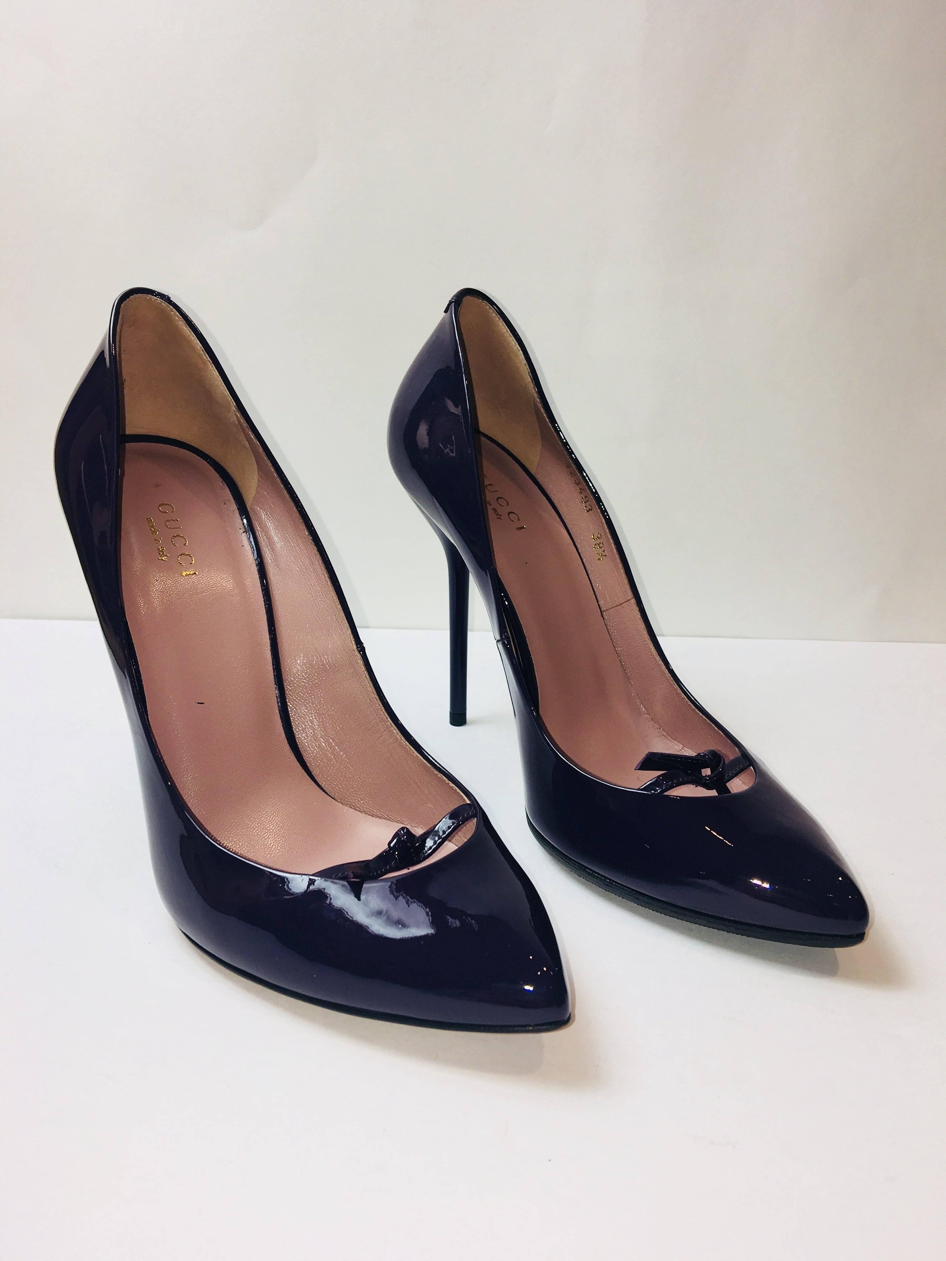 Gucci Pointed Toe Purple Patent Leather Pump with Small Bow at Toe
