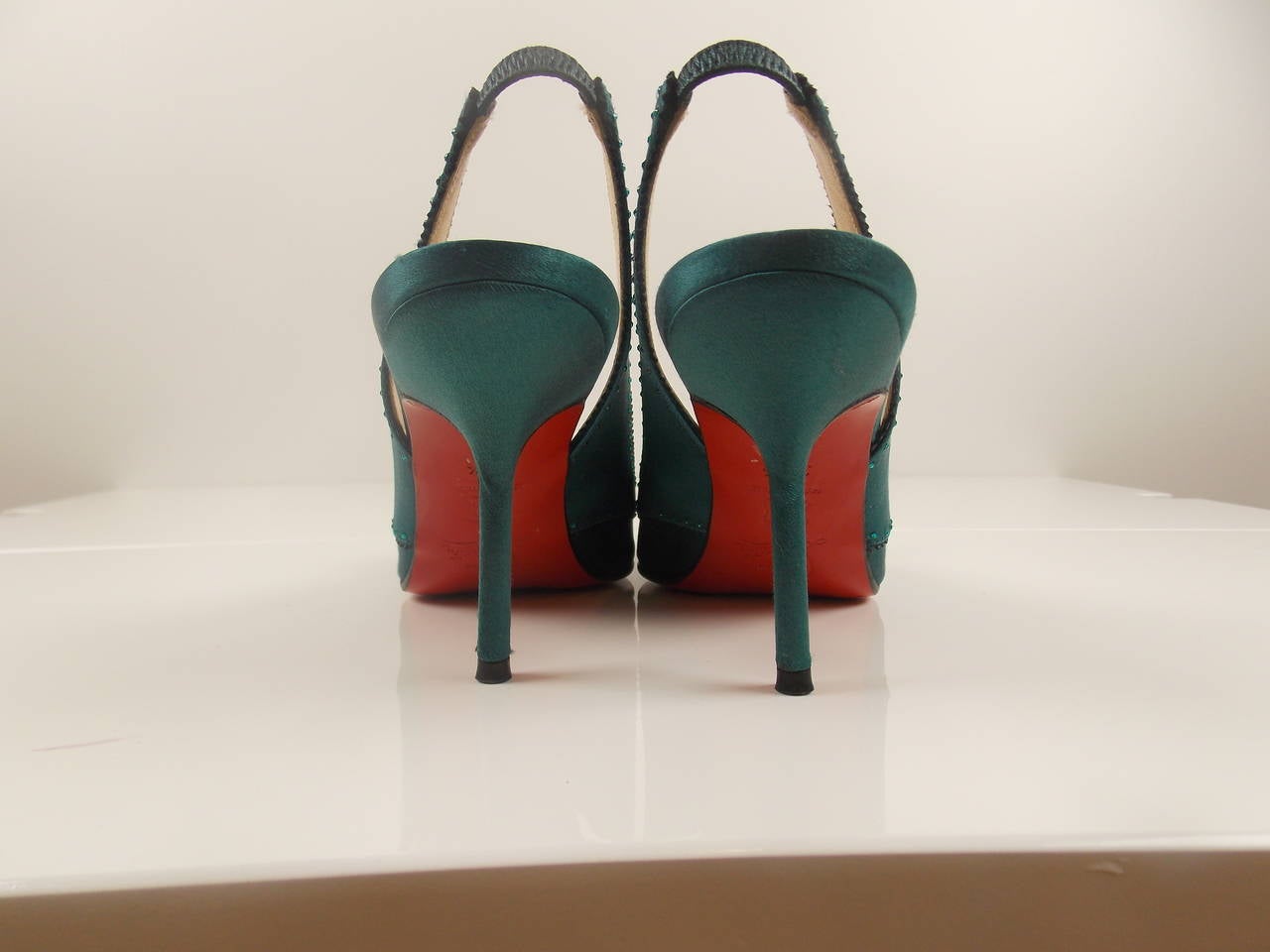 Christian Louboutin Pointy Toe Sling Back Pumps In Good Condition In Bridgehampton, NY