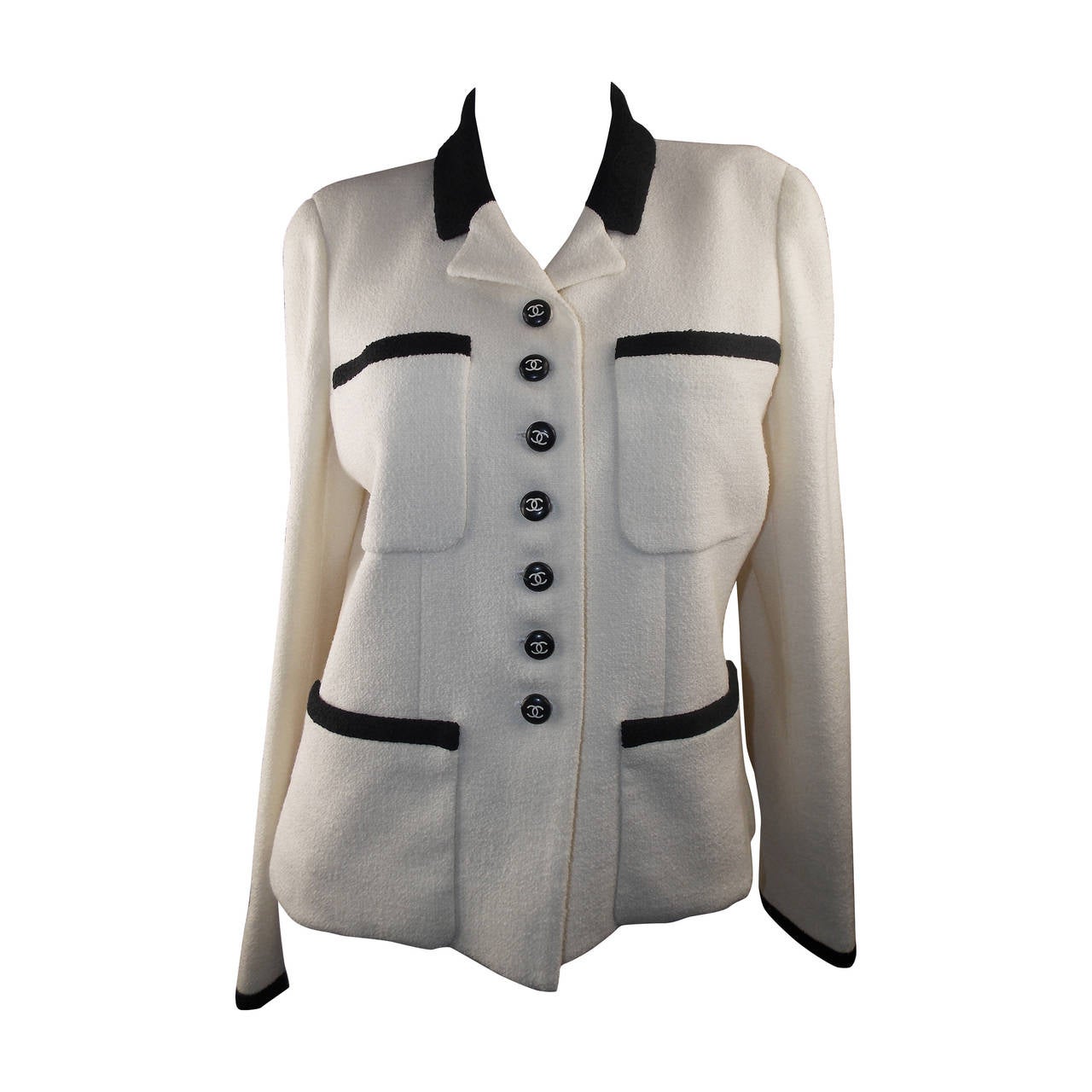 Chanel Boutique Cream/Black Classic Jacket