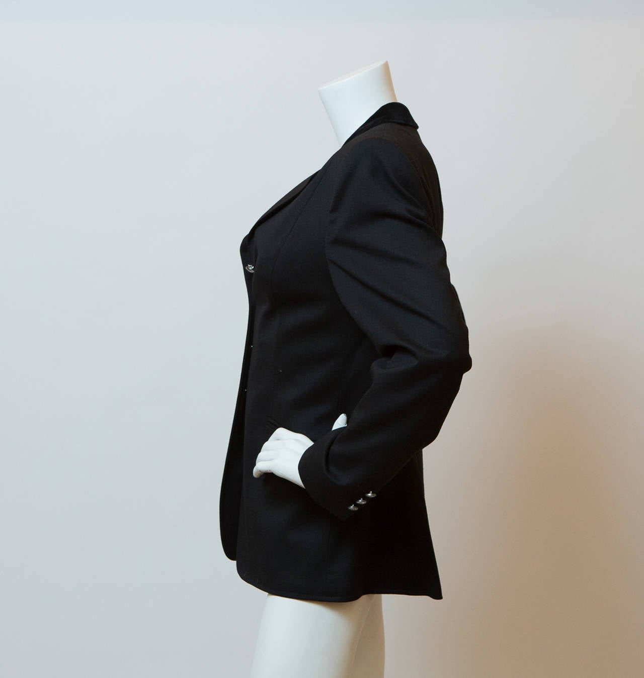 HERMES Vintage Black Blazer with Velvet Collar In Excellent Condition In Bridgehampton, NY