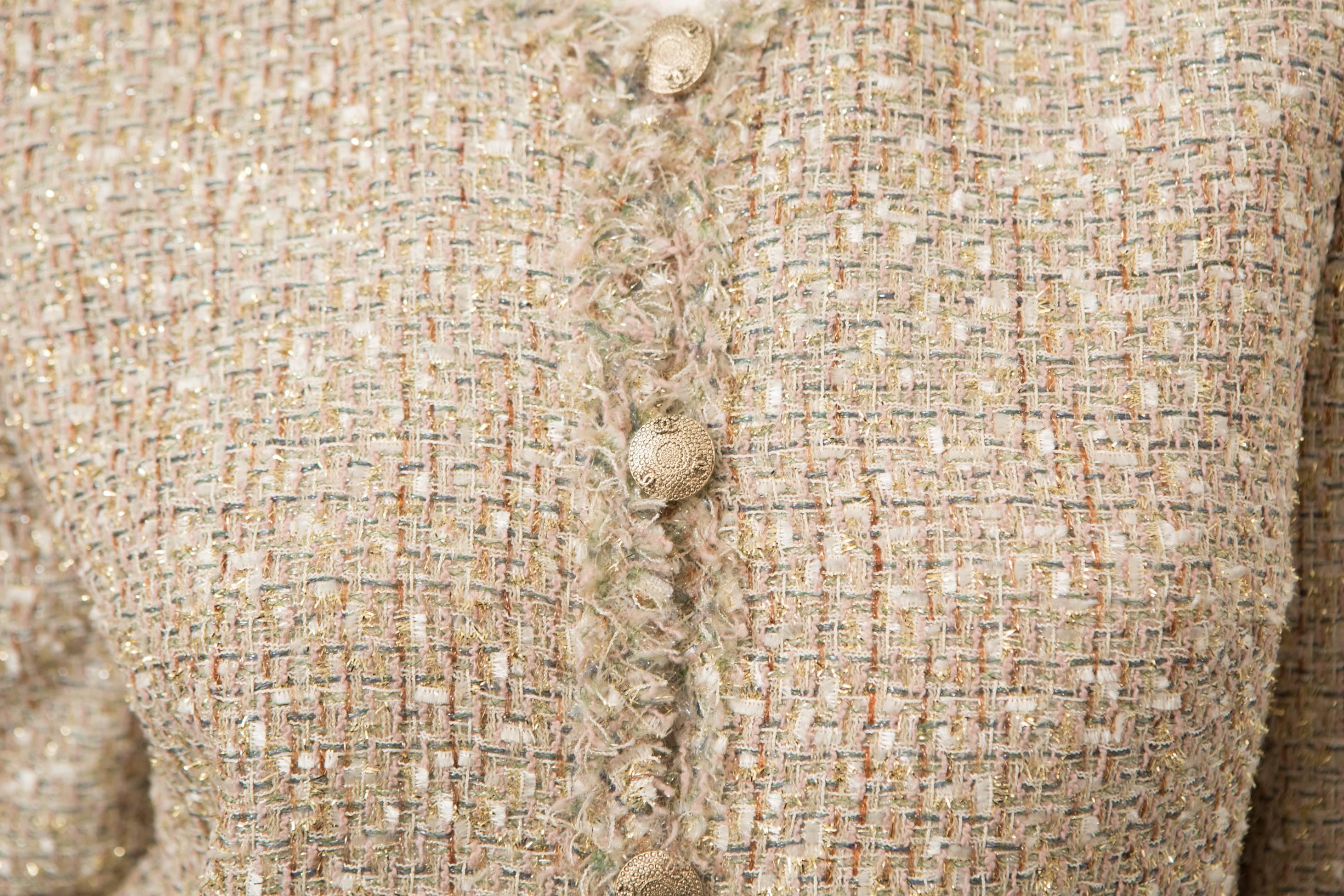 Chanel Gold Tweed Skirt Suit In Excellent Condition In Bridgehampton, NY