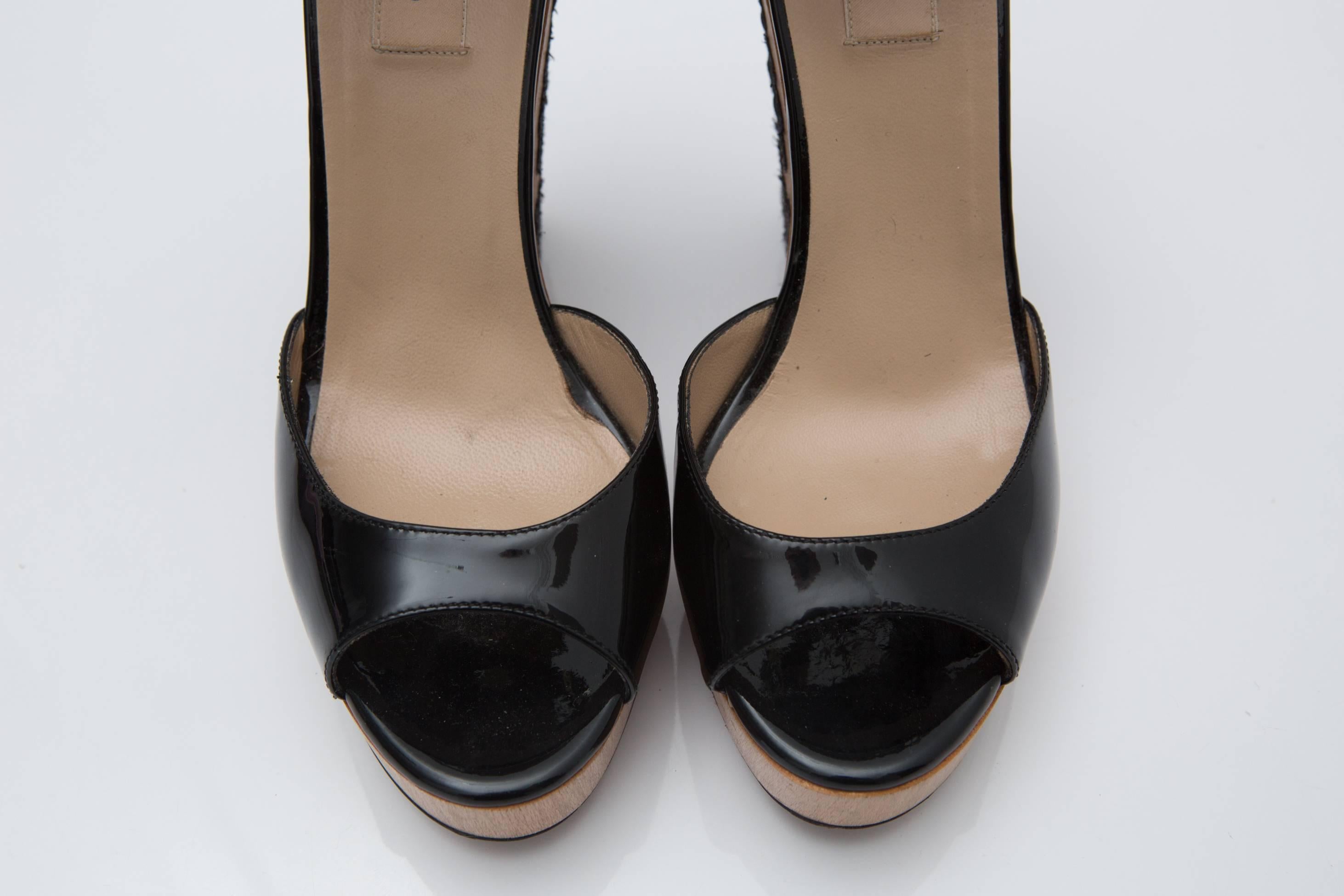 Valentino Wedge Sandals  In Excellent Condition In Bridgehampton, NY