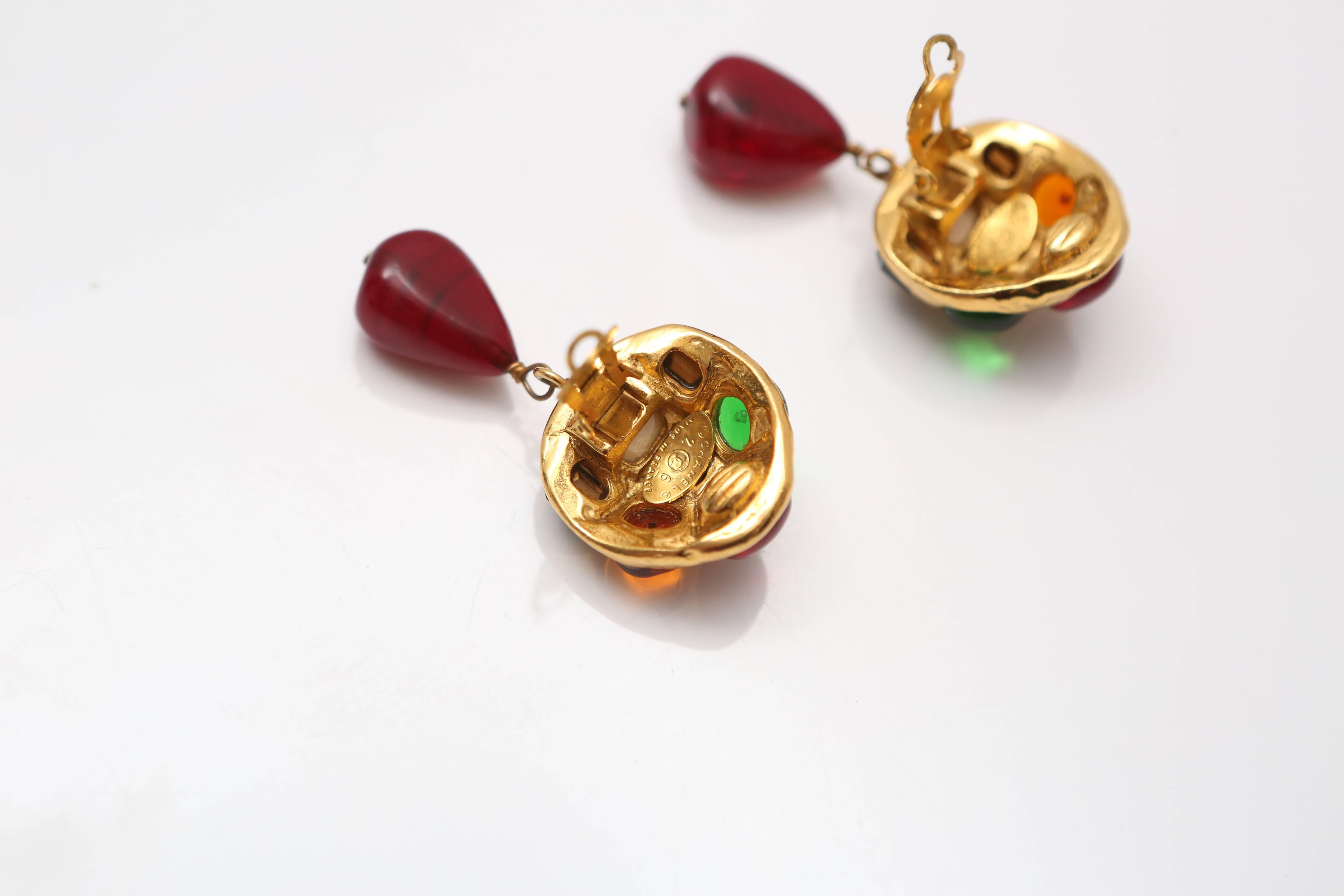 Women's  Chanel Vintage Gold Gripoix Dropp Earings