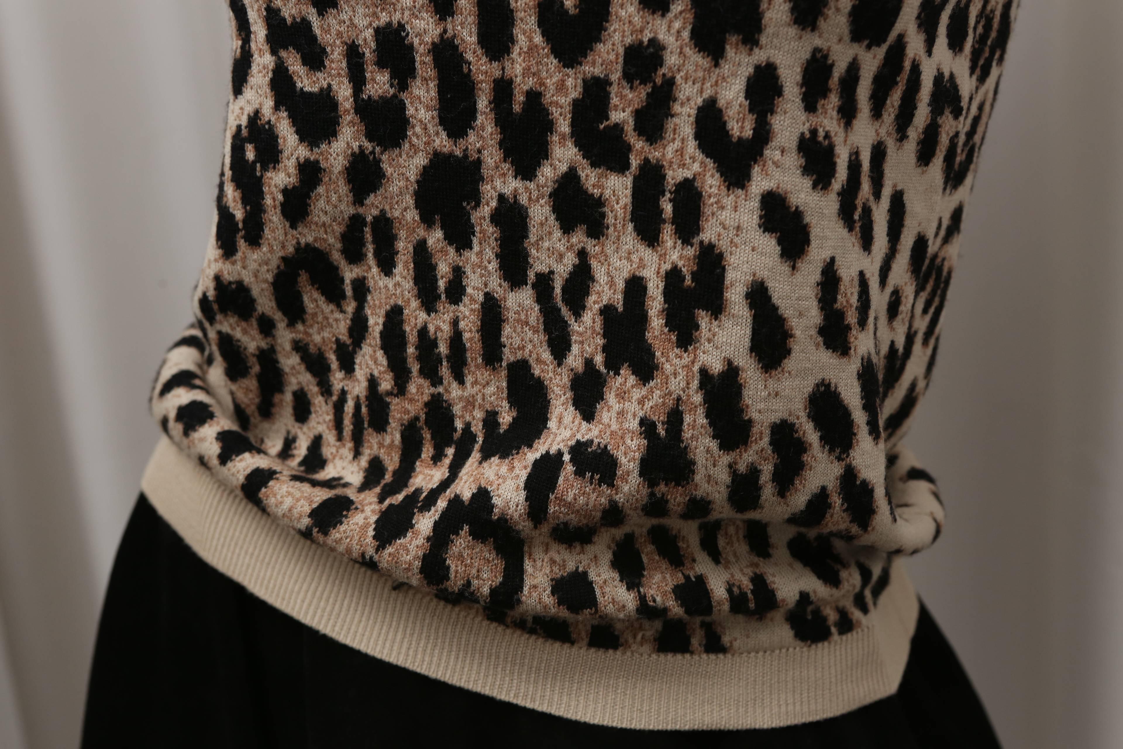 Valentino Leopard Print Cashmere Sweater In Good Condition For Sale In Bridgehampton, NY