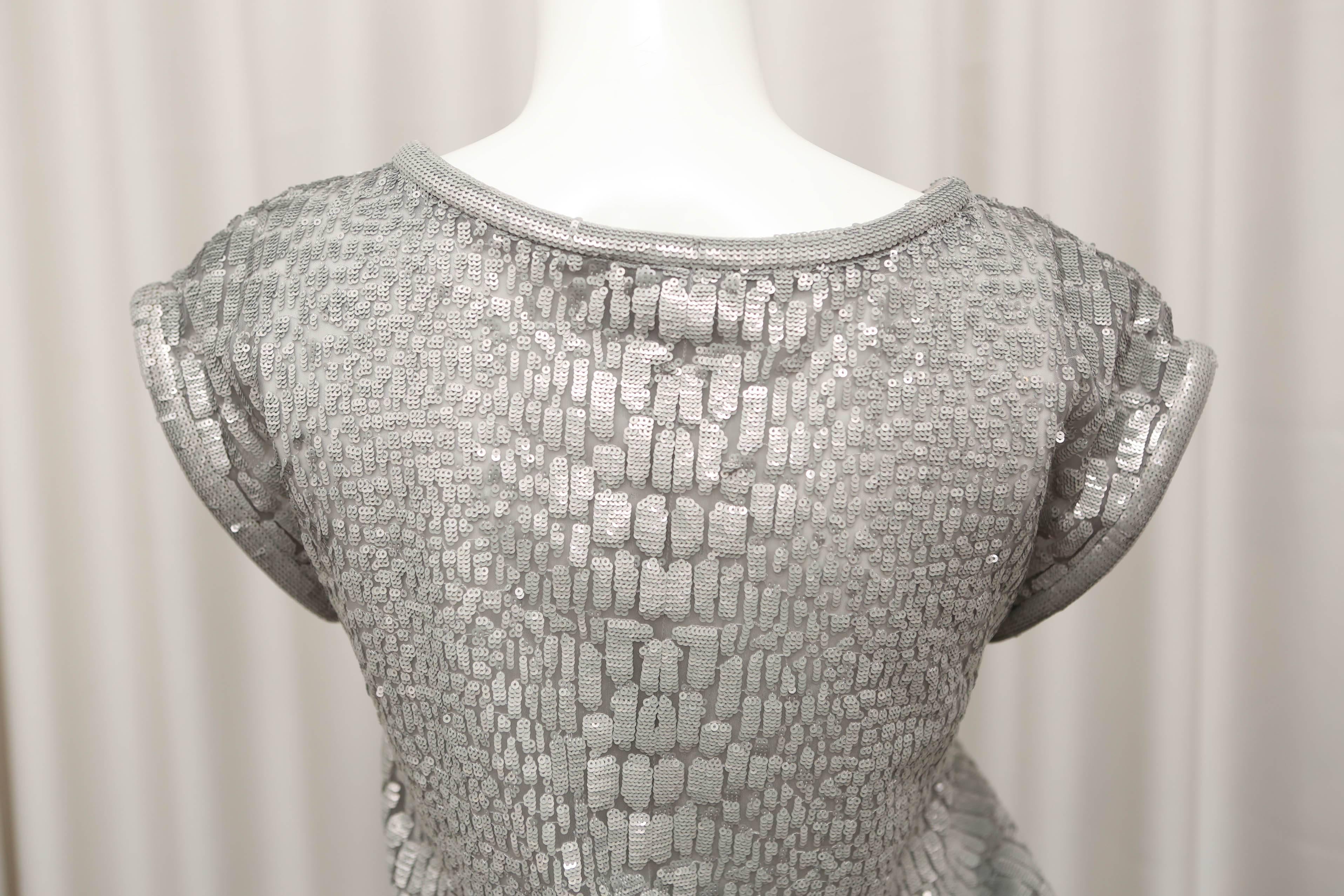 Silk printed silver short sleeve blouse.