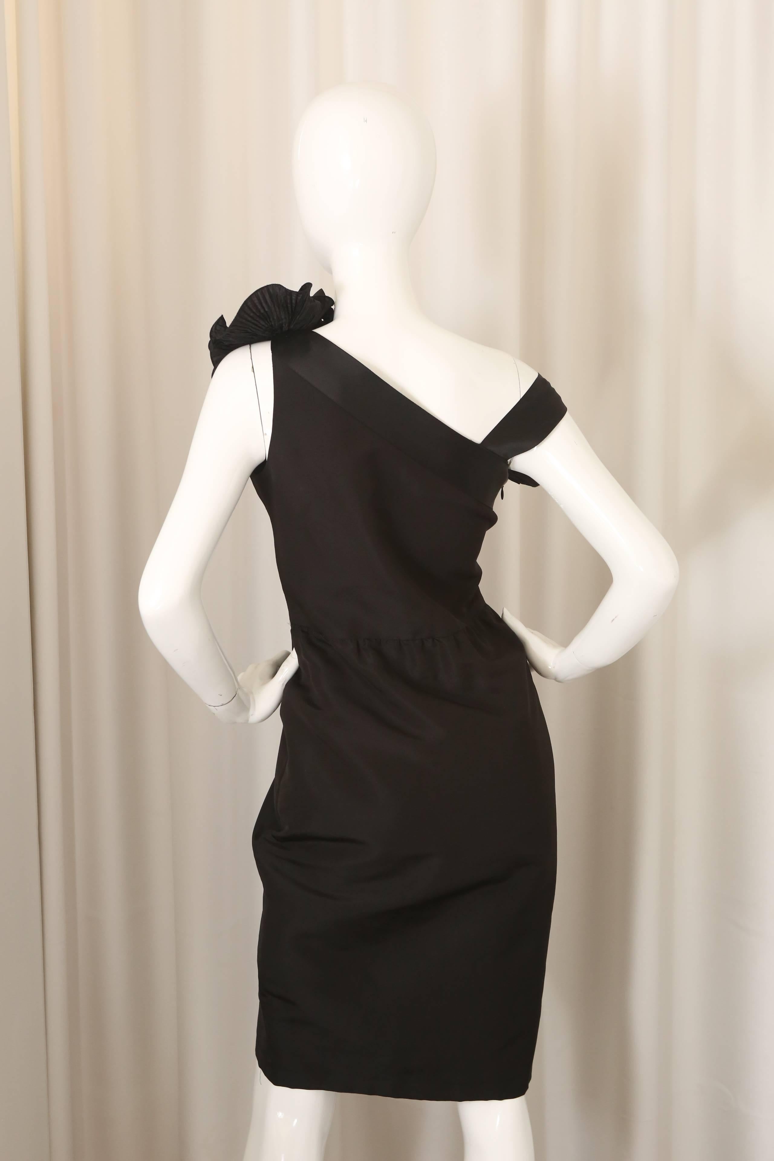 Women's Oscar De La Renta Black Cocktail Dress W/ Ruffles 