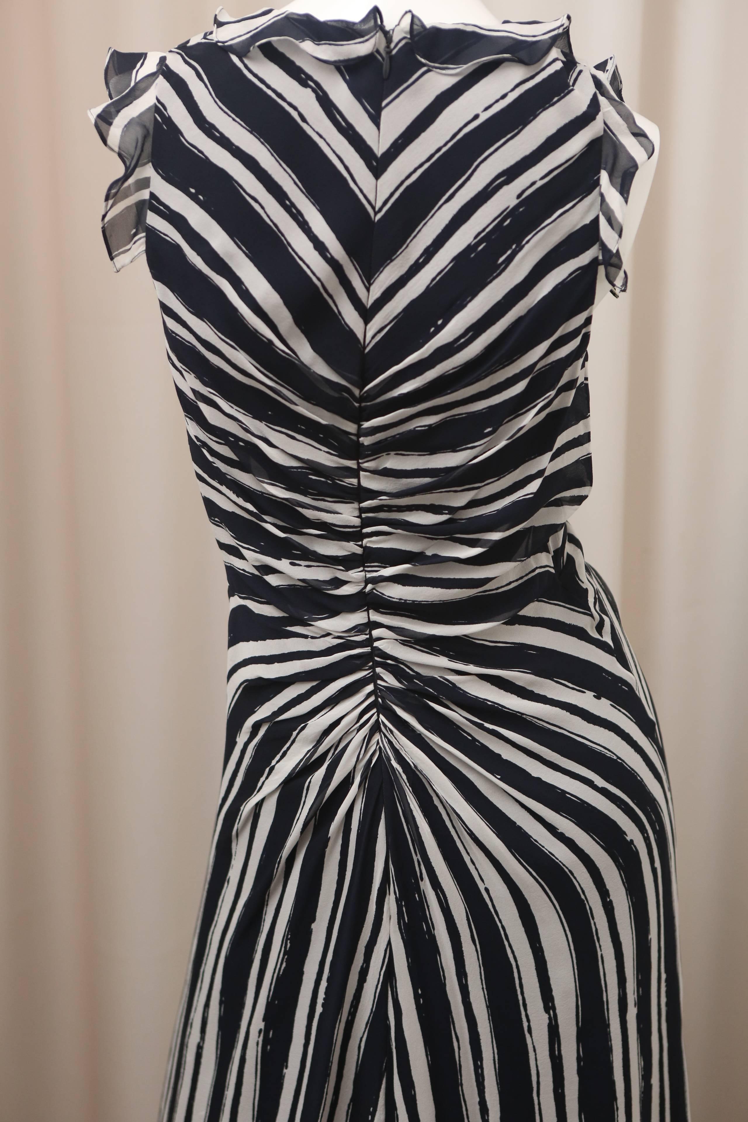 Carolina Herrera S/L Navy/Ivory Striped Gown In Excellent Condition In Bridgehampton, NY