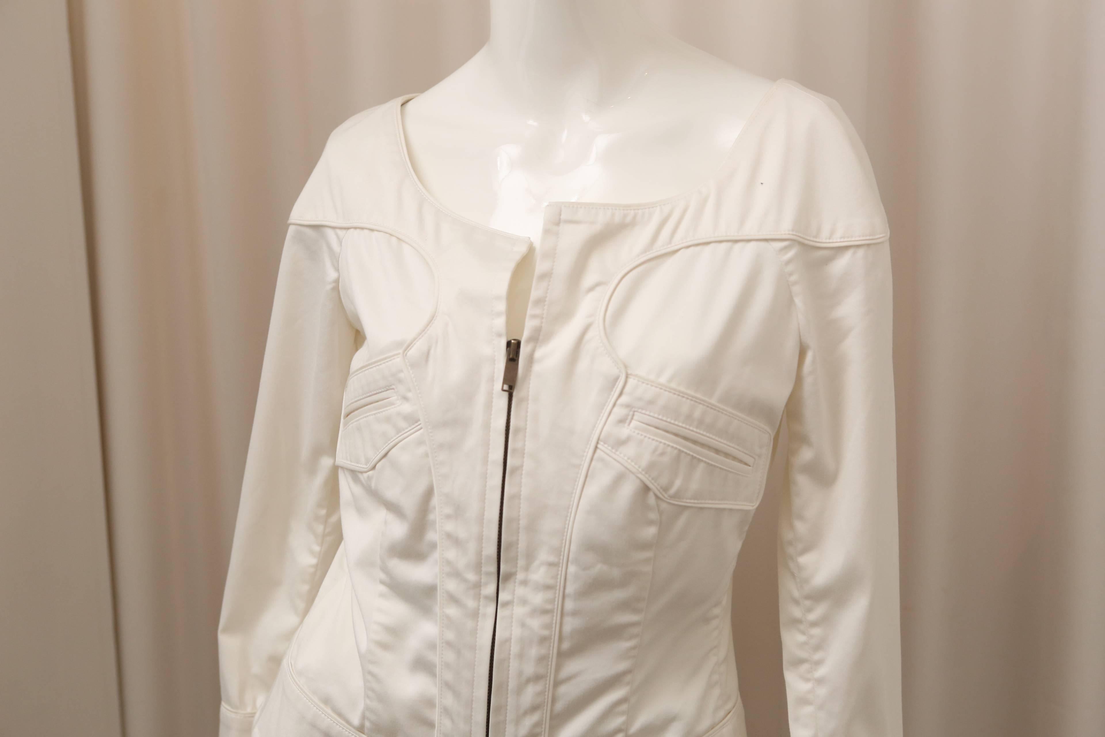 Gucci 2 PC Ivory Skirt Suit  In Good Condition In Bridgehampton, NY