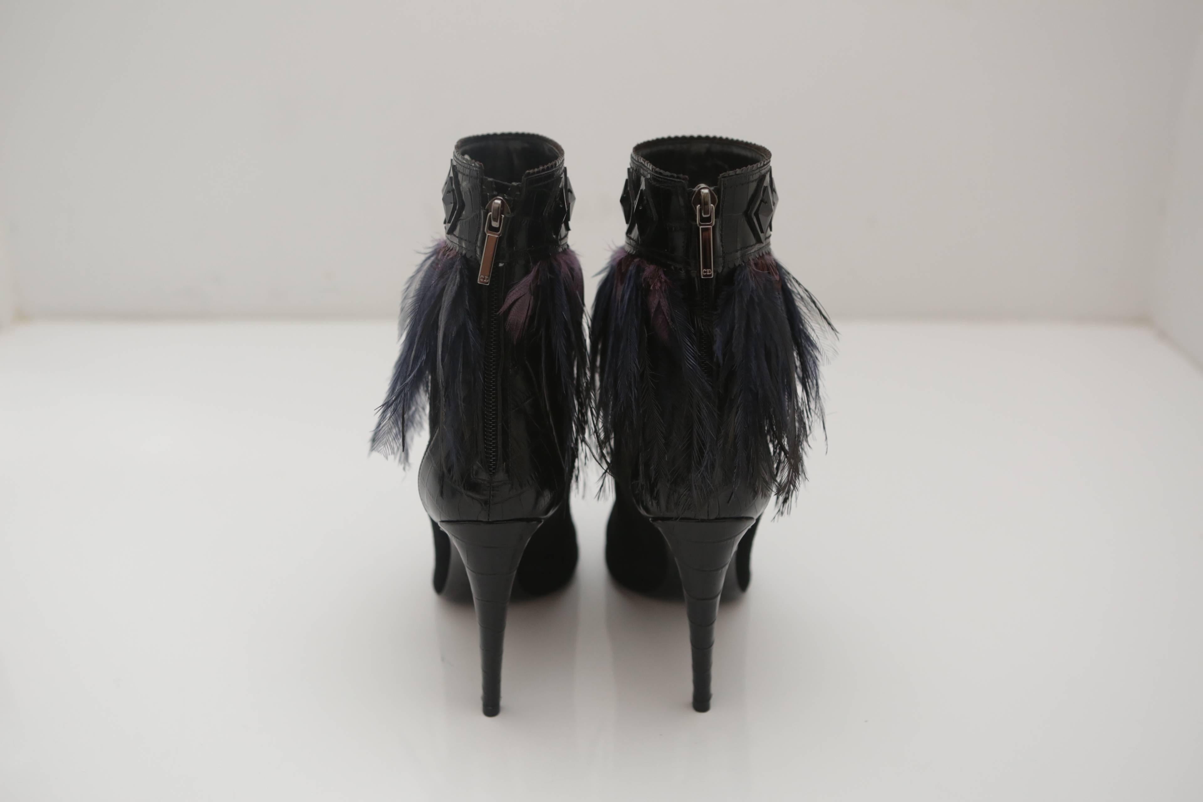 booties with feathers