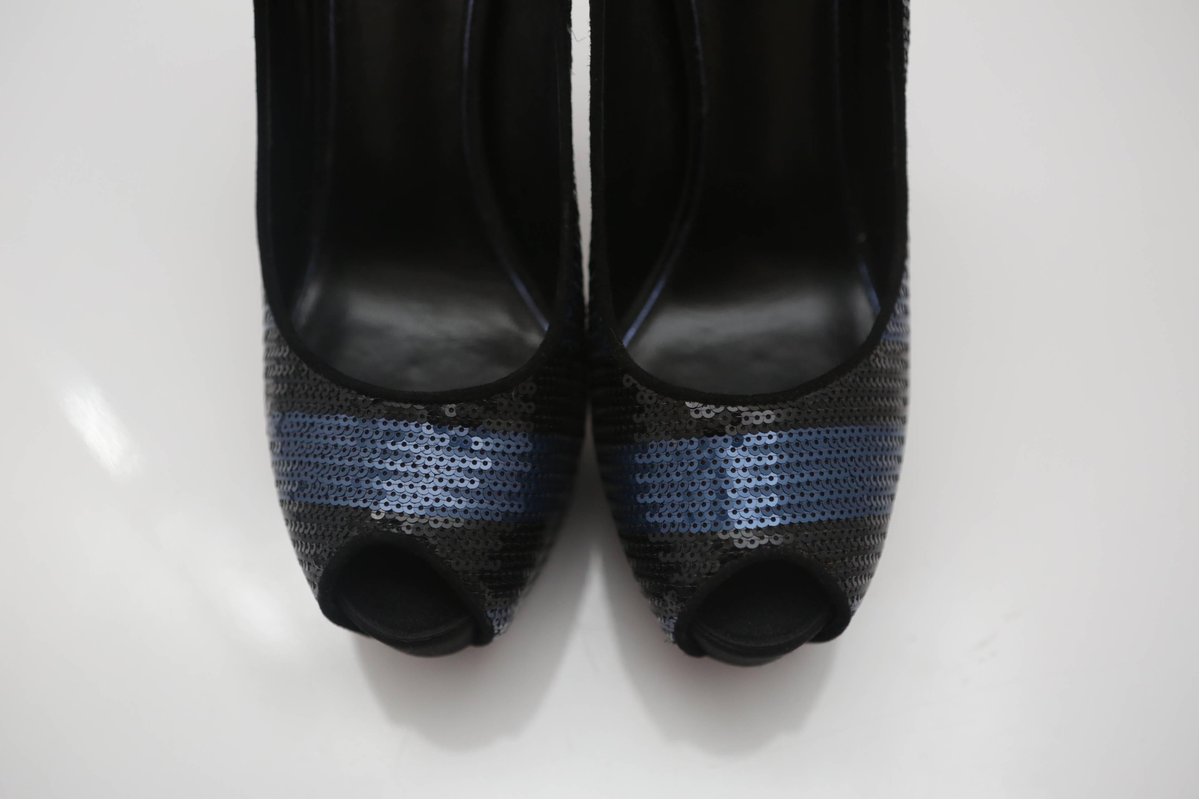 Louis Vuitton Sequin Peep-toe Pumps with Bow In Excellent Condition In Bridgehampton, NY