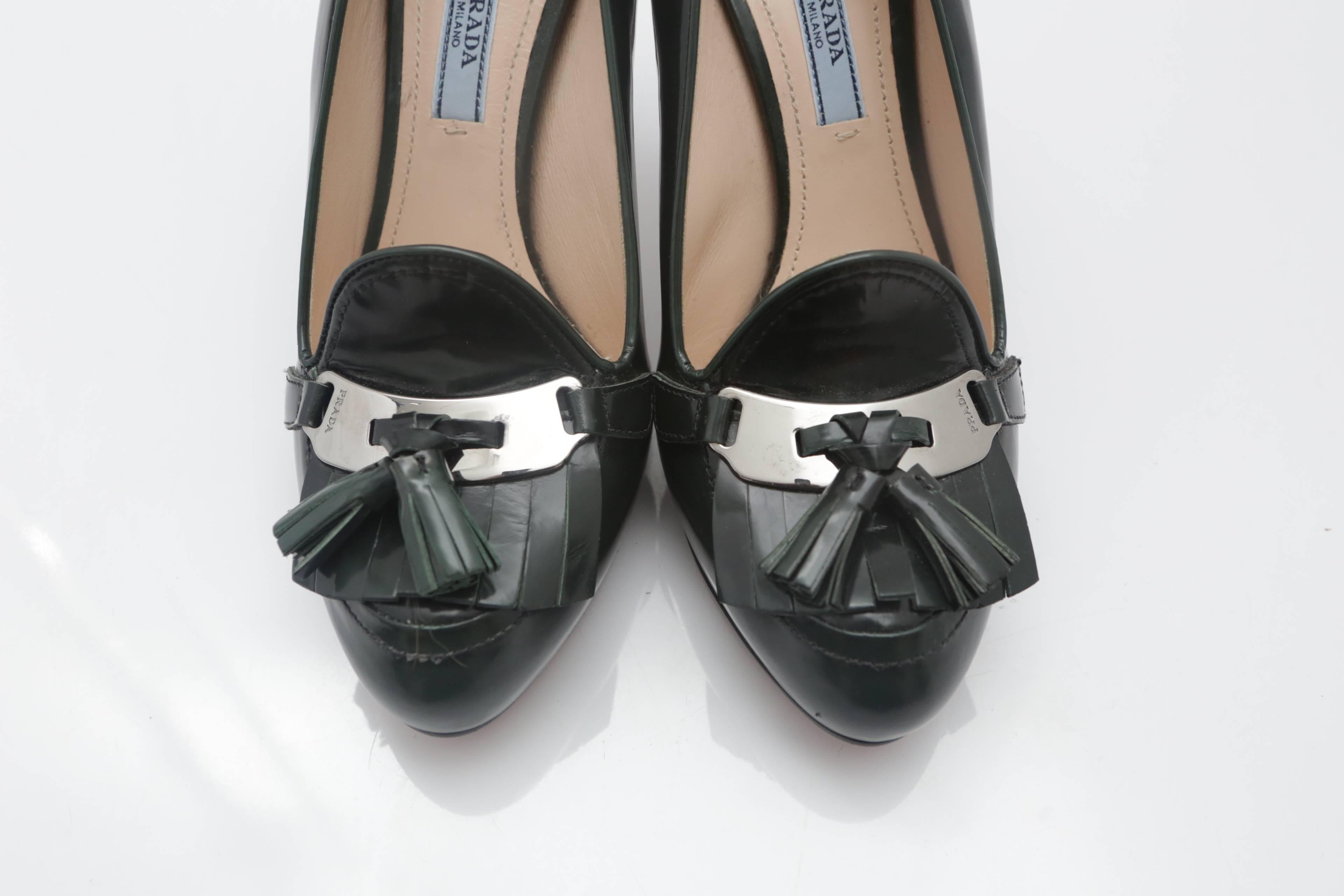 Prada Green Pumps  5