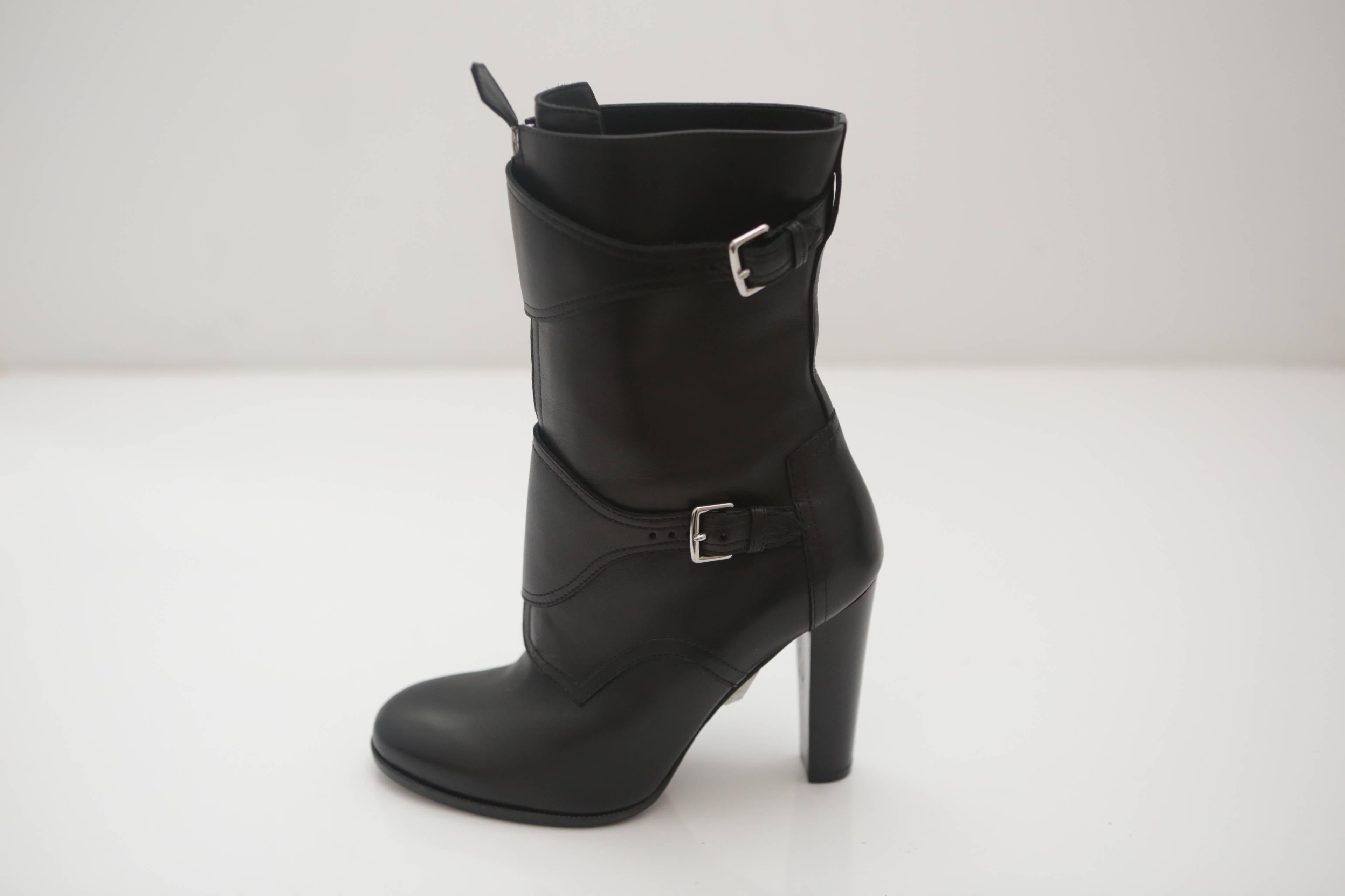 Bottega Venetta black suede boots with 4