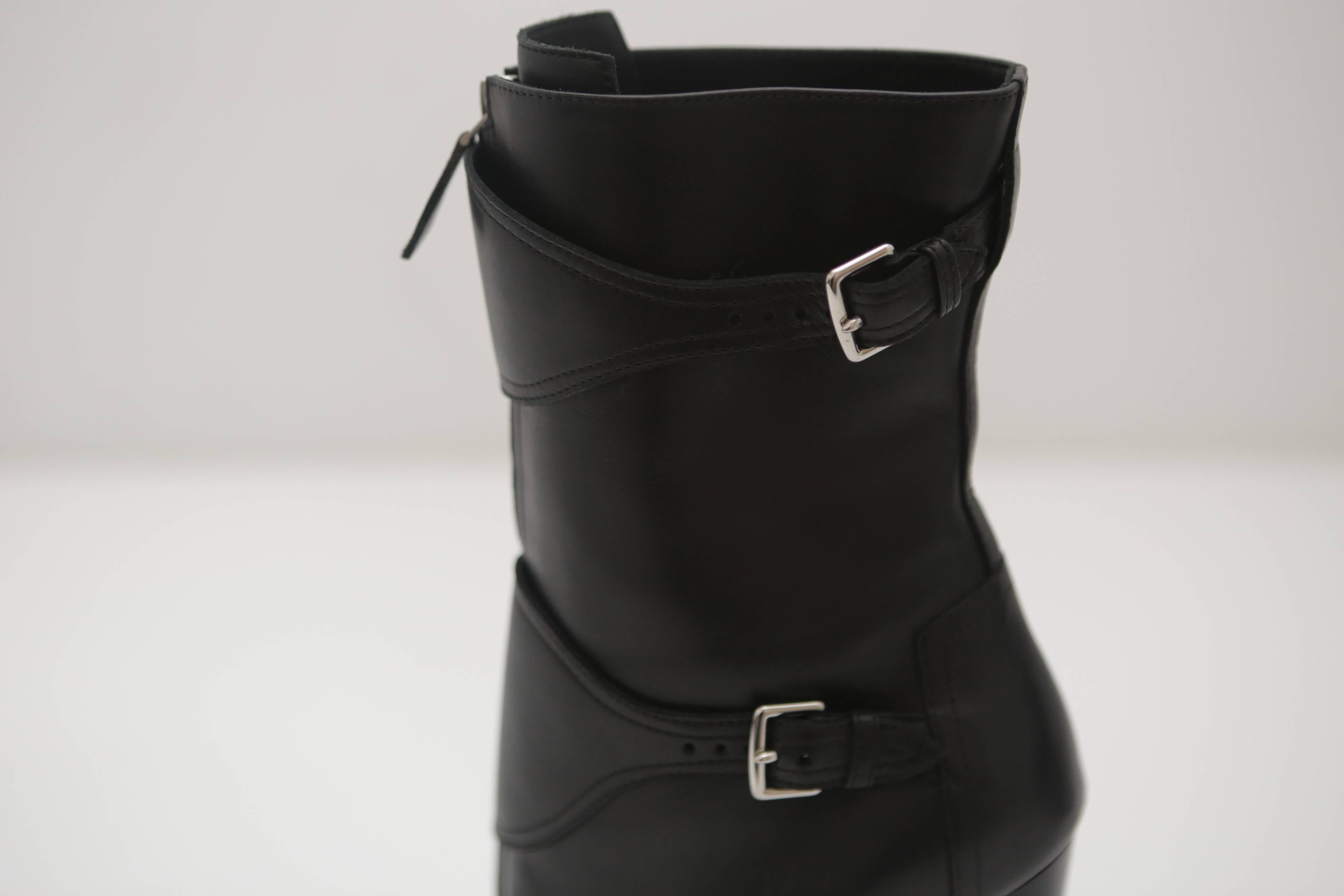 Bottega Venetta Black Suede Boots In Excellent Condition In Bridgehampton, NY