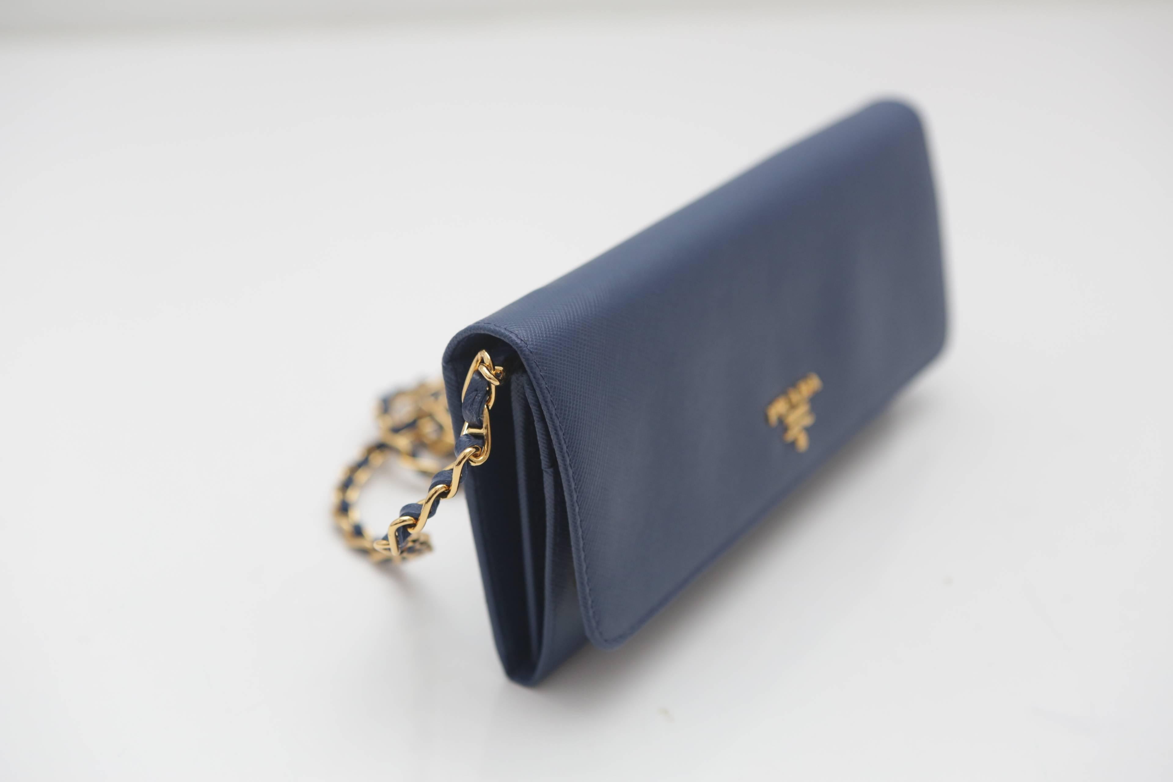 Prada Saffiano Oro Wallet Handbag on a Chain In Excellent Condition In Bridgehampton, NY