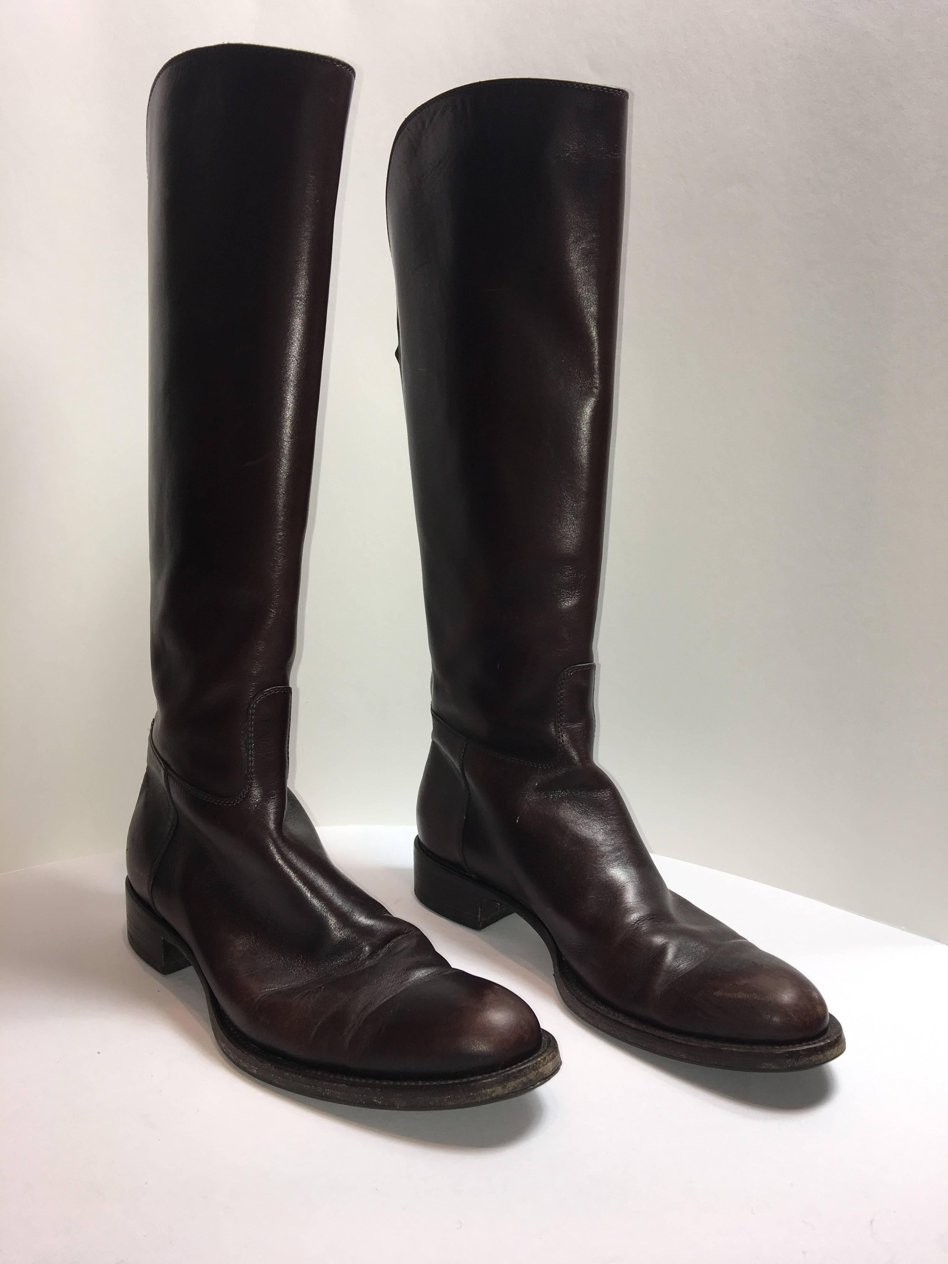 Loro Piana size 40.5 Boots in brown leather. Riding boot style with back zipper and rounded toe. 