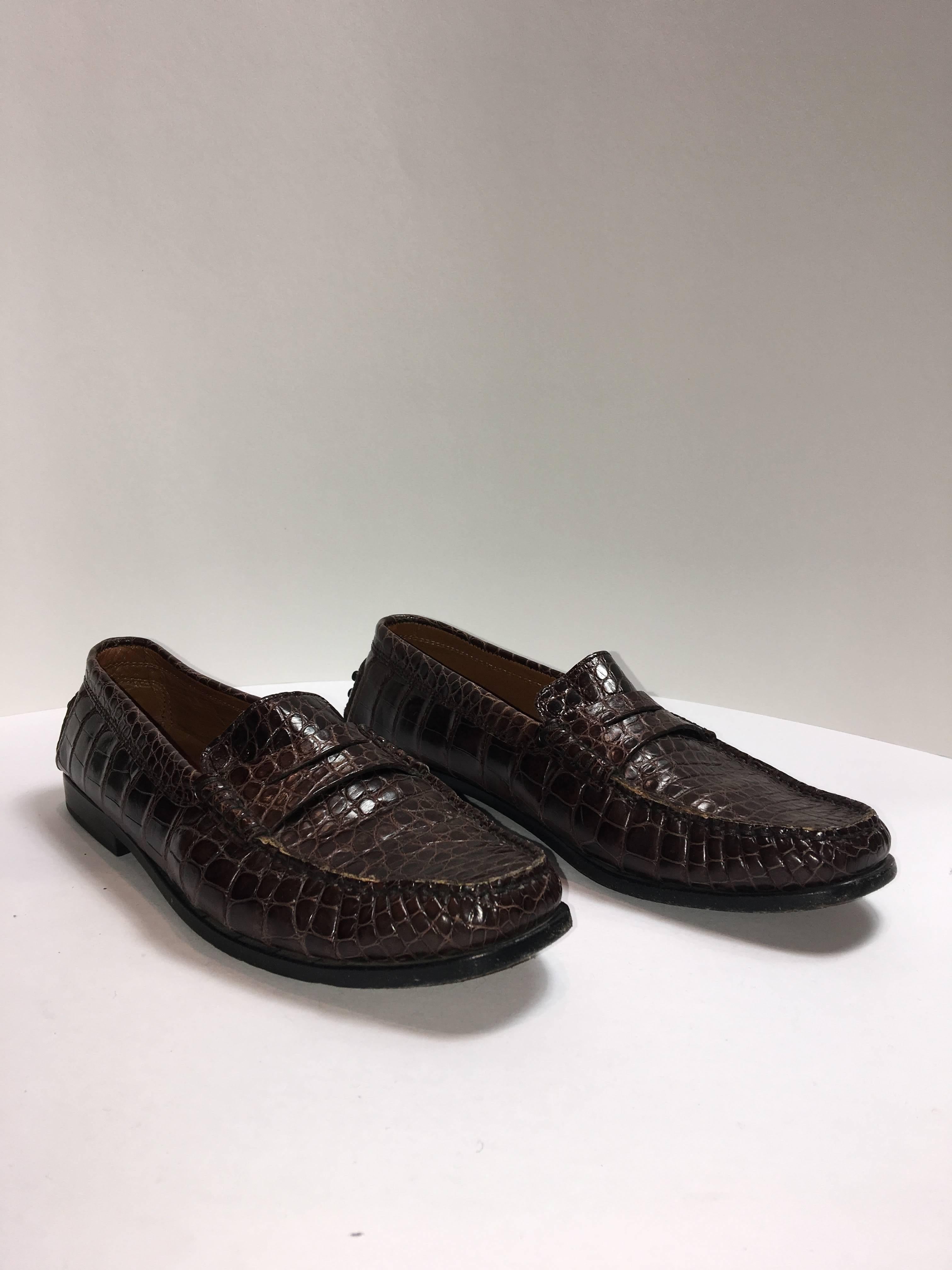 Brown embossed crocodile leather loafers. Patent gloss flats. 