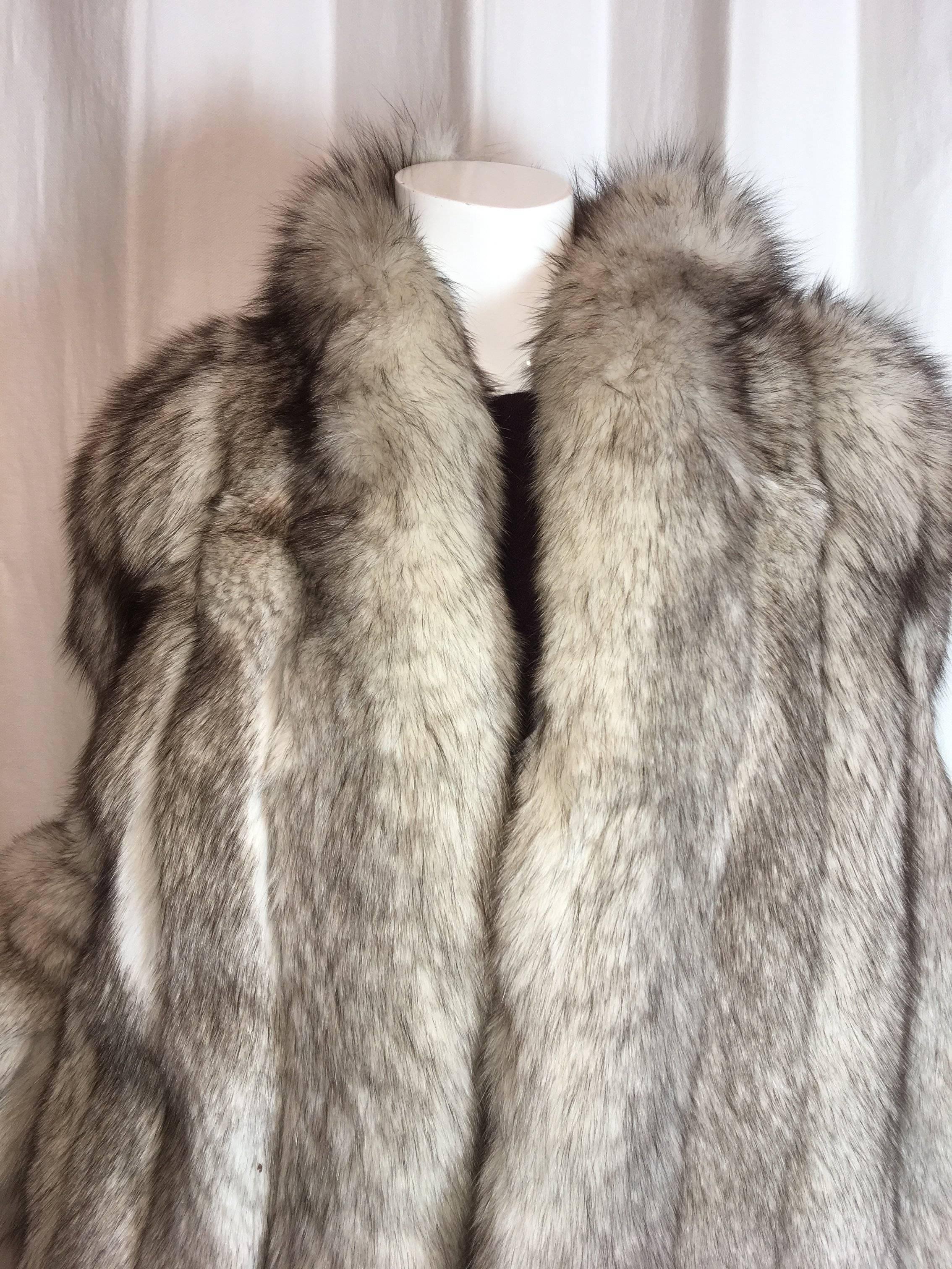 Beautiful Silver Fox Fur, no interior labels.