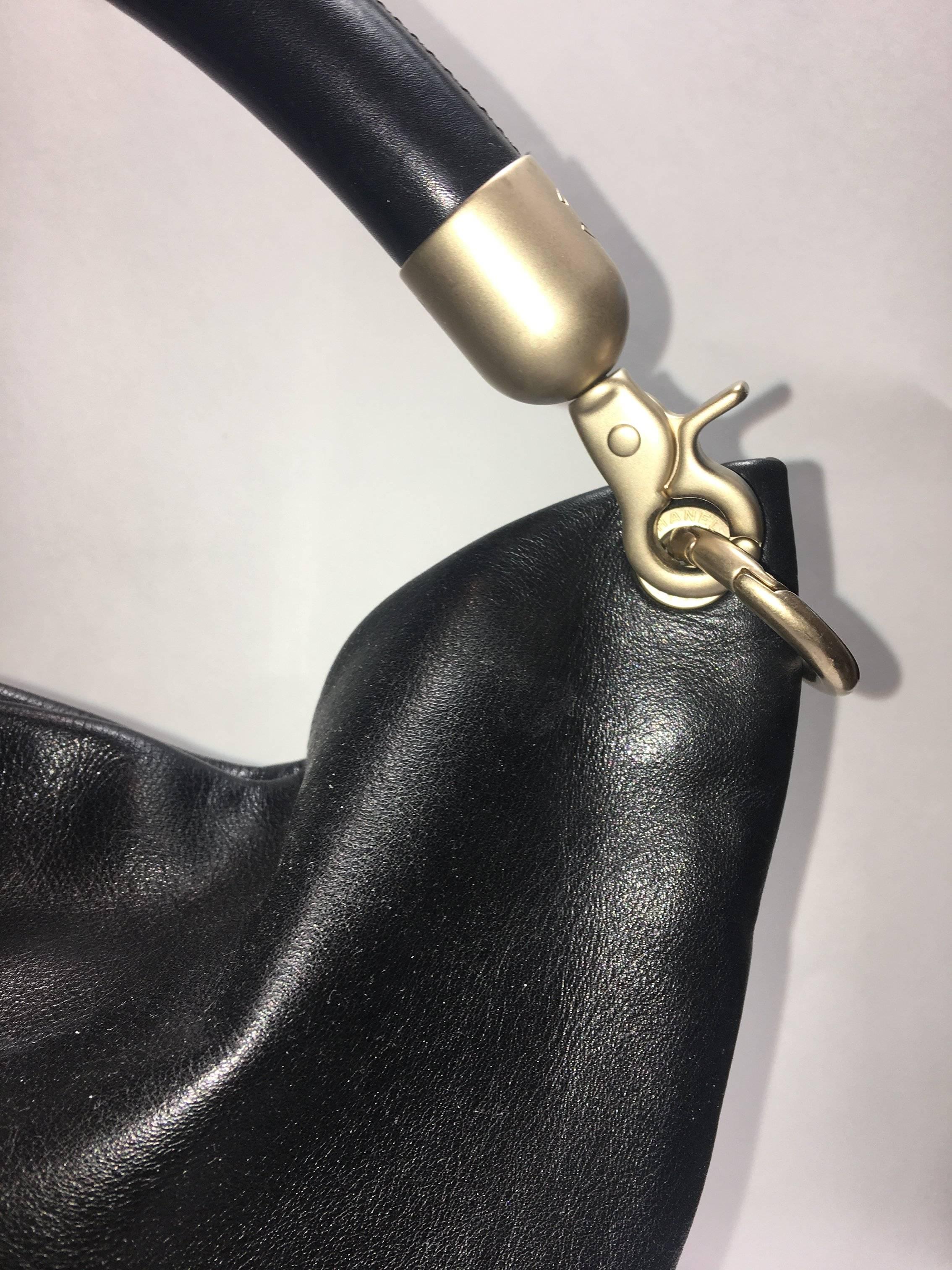 Chanel Bucket Bag In Excellent Condition In Bridgehampton, NY