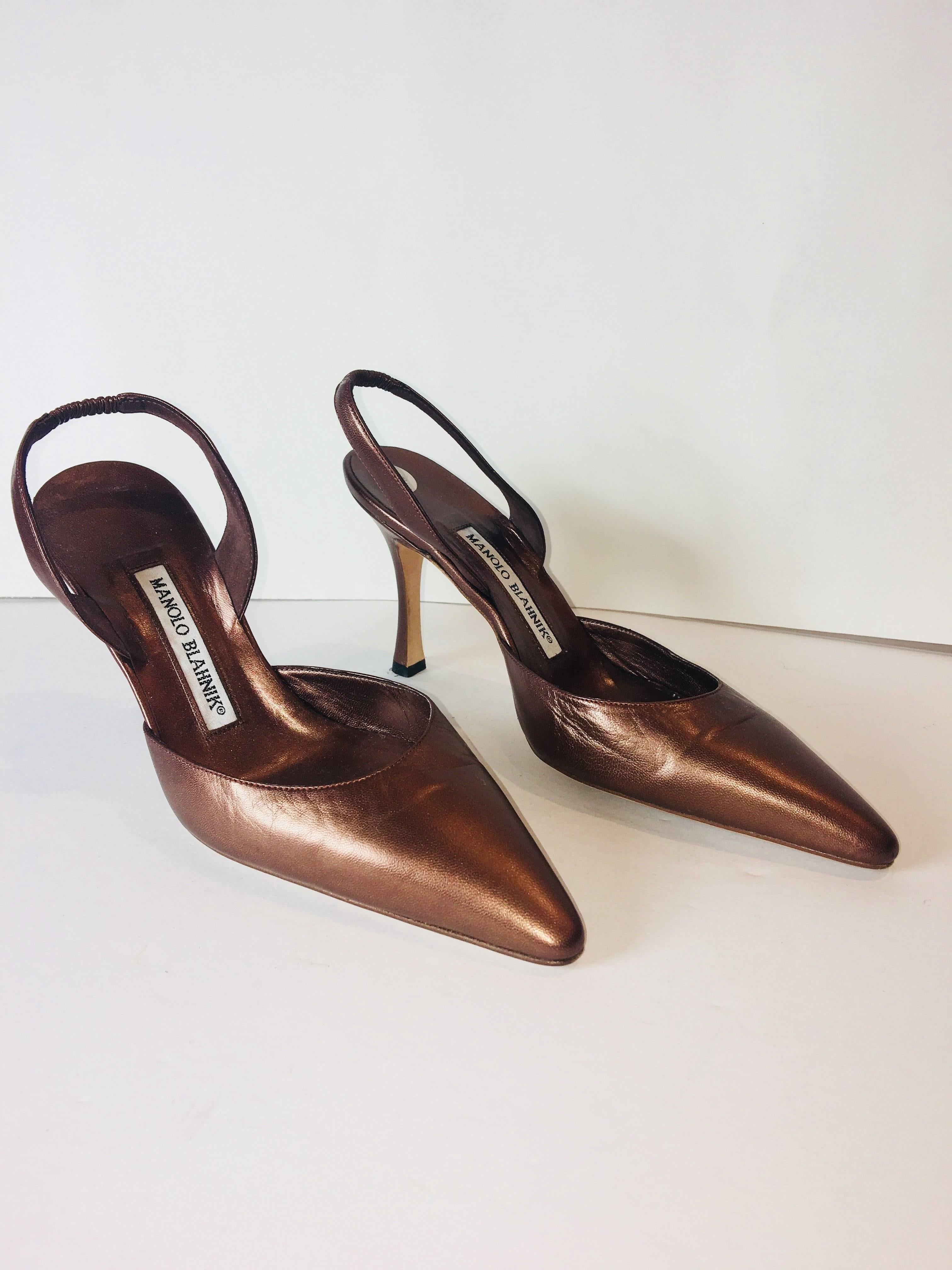 Manolo Blahnik Slingback in Bronze Leather with Pointed Toe..