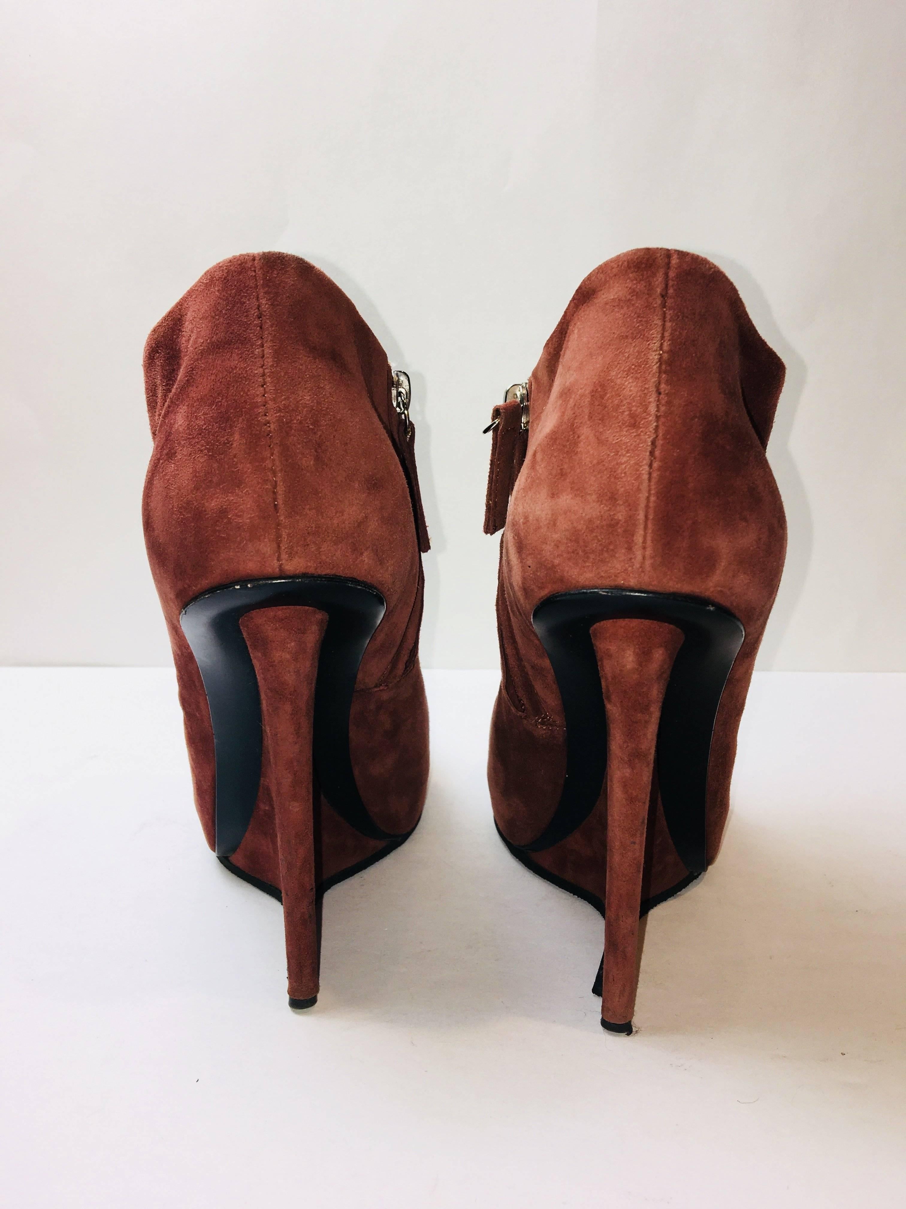 Giuseppe Zanotti Suede Booties In Excellent Condition In Bridgehampton, NY