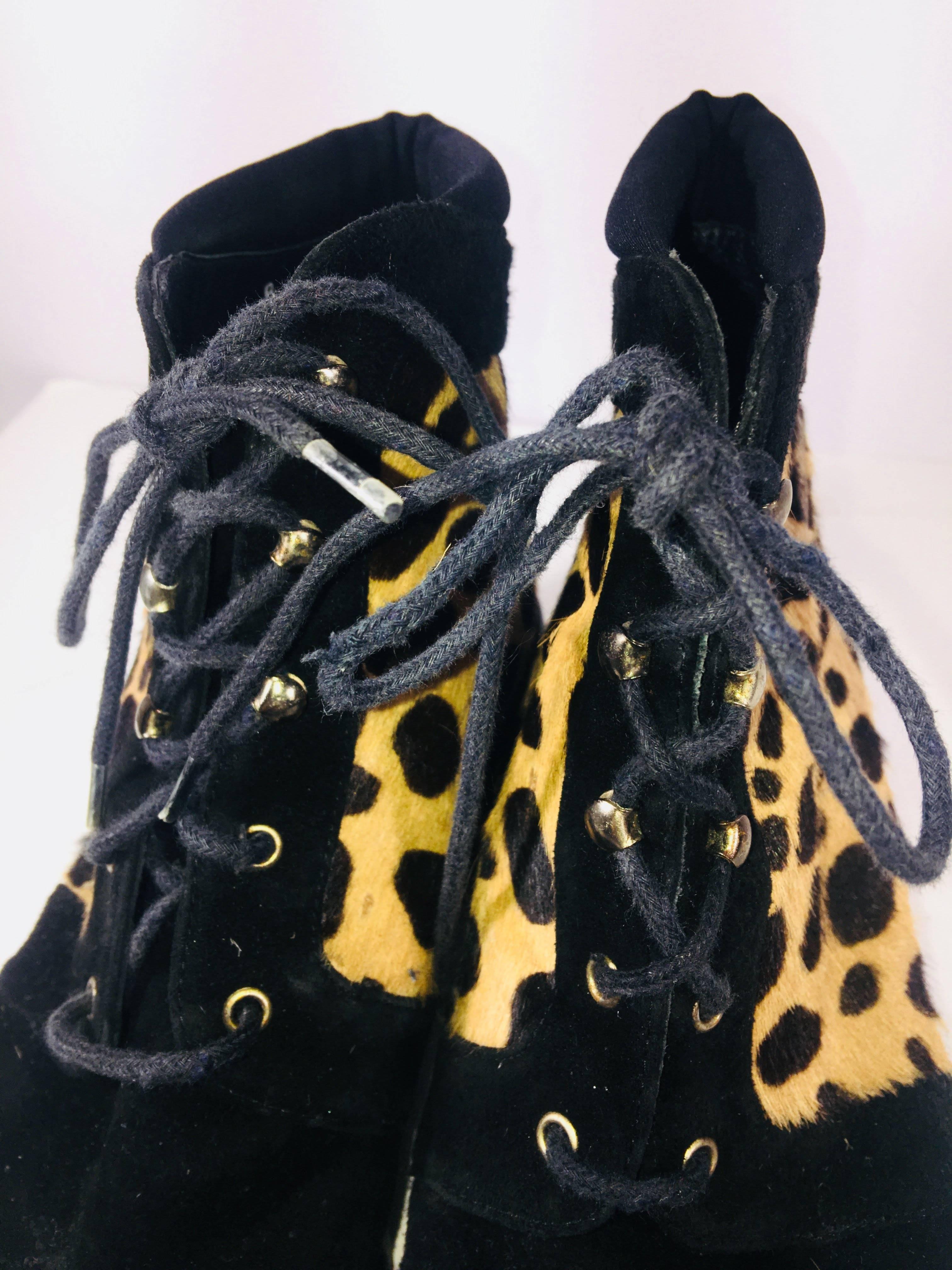 Stuart Weitzman Cheetah Print Ankle Boots In Excellent Condition In Bridgehampton, NY