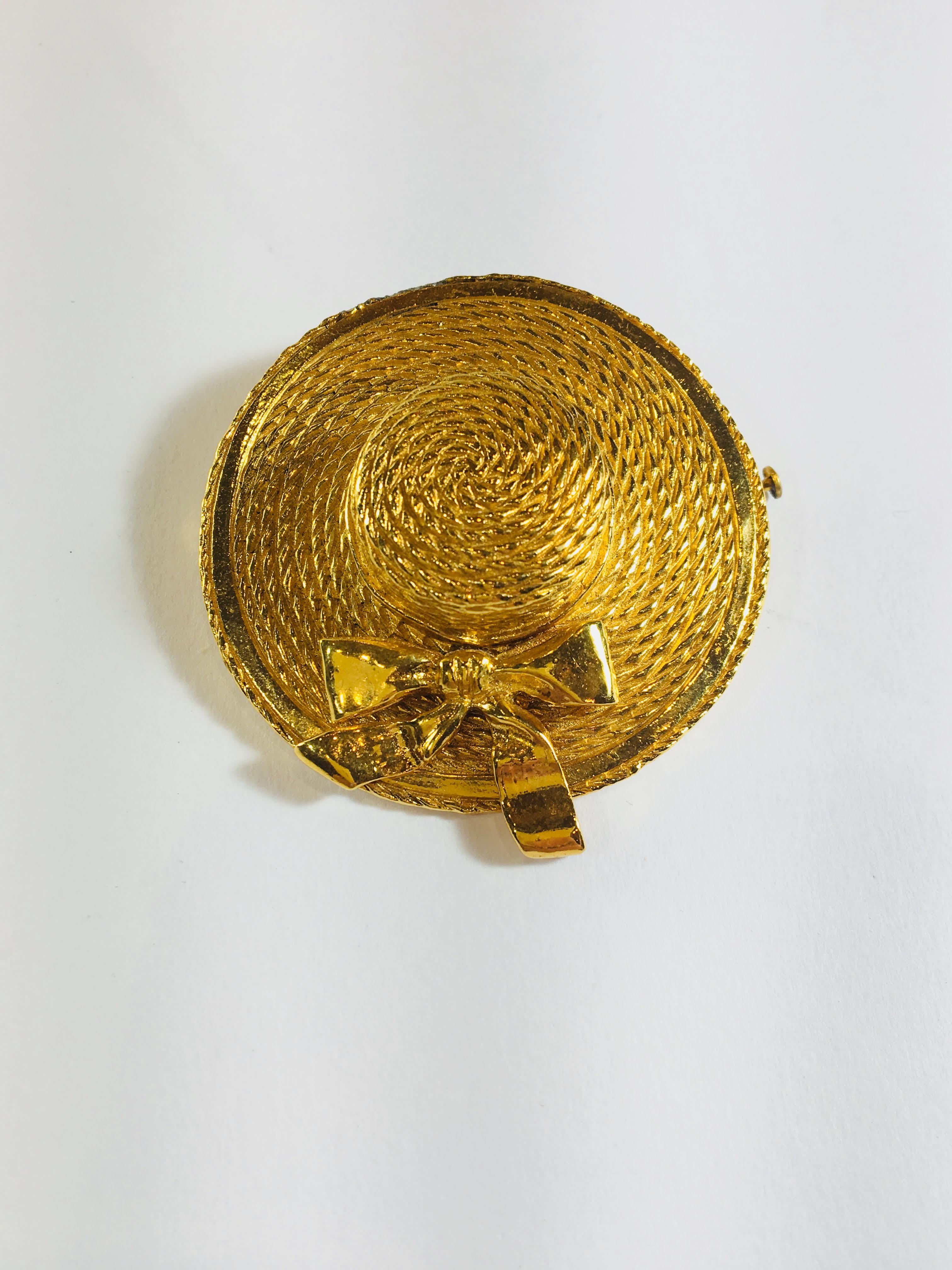 Chanel Gold Brooch In Good Condition In Bridgehampton, NY