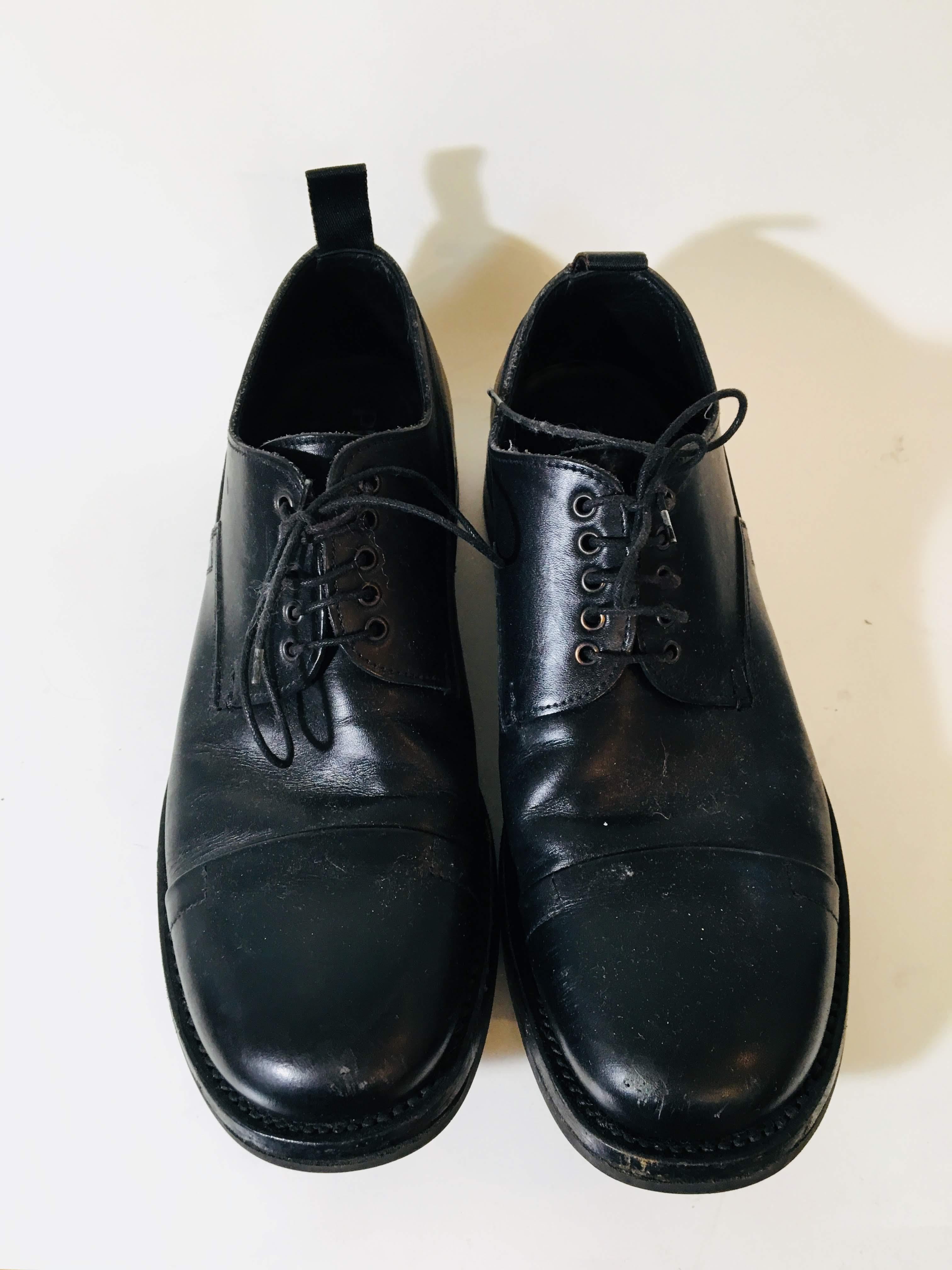 Black Leather Prada Dress Shoes.Oxford Style Lace up with Round Toe in Size 7.5