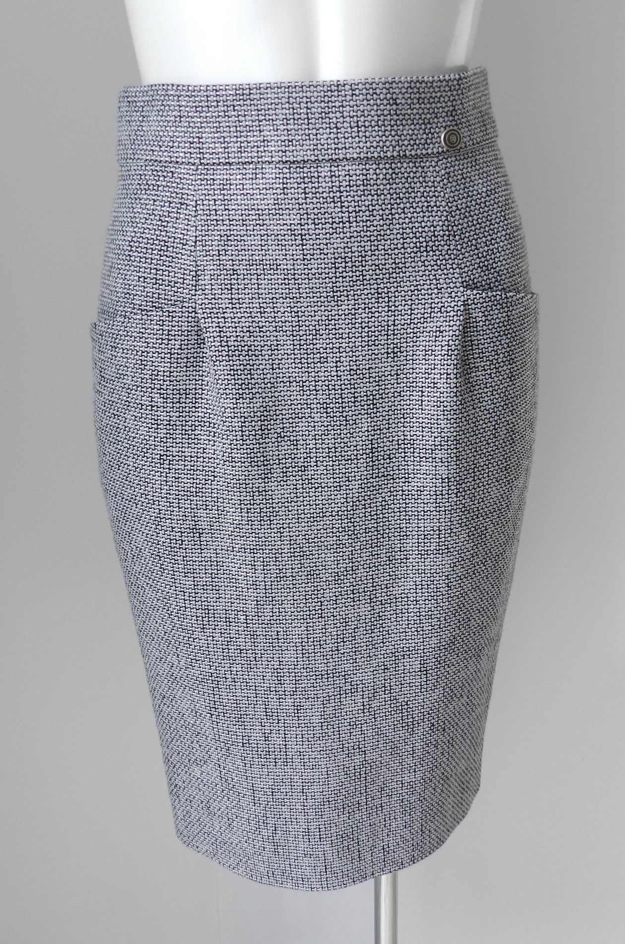 Women's Chanel Grey and Silver metallic tweed skirt suit