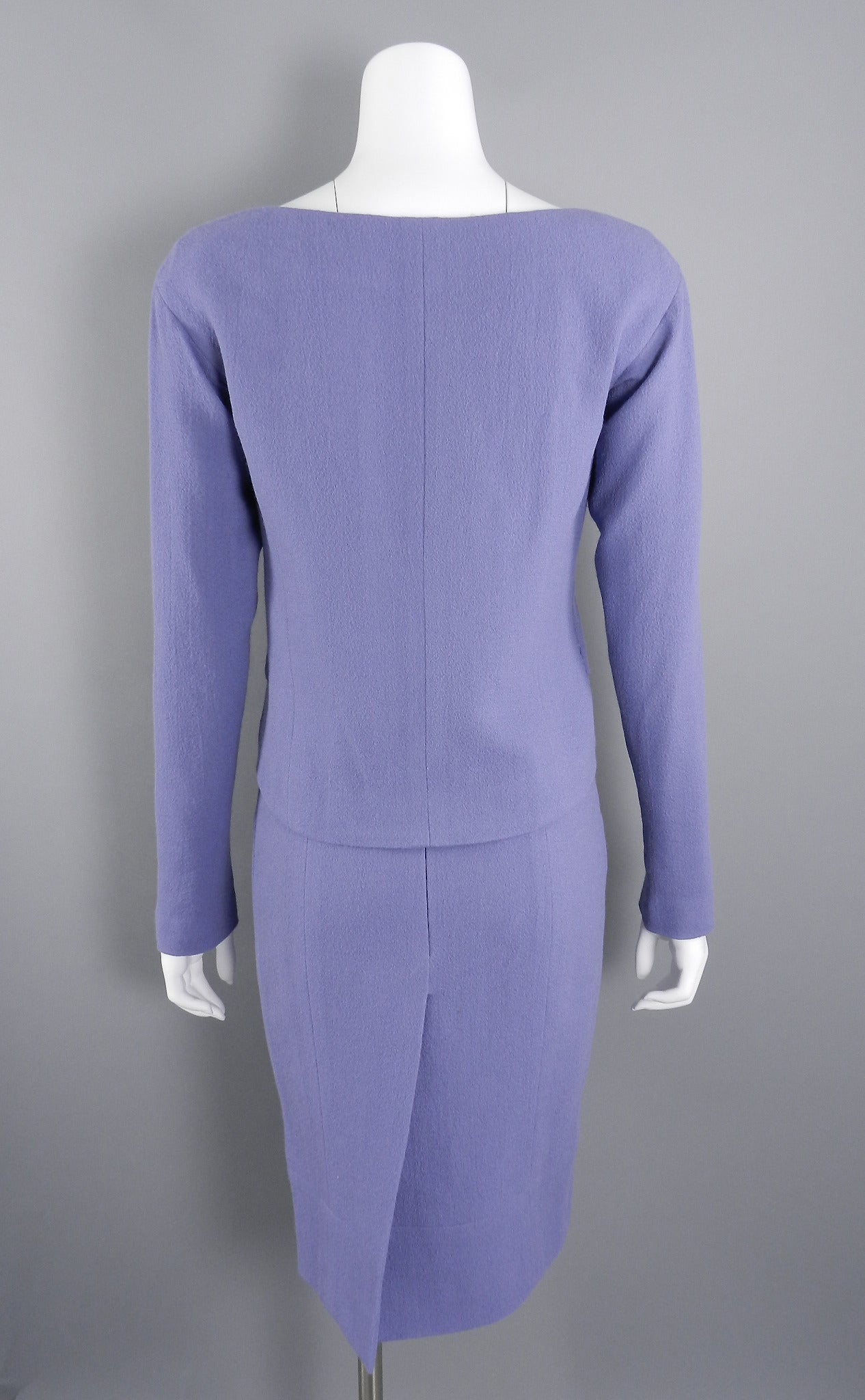 Chanel 2012 Resort Runway Lilac Purple Skirt Suit In Excellent Condition In Toronto, ON