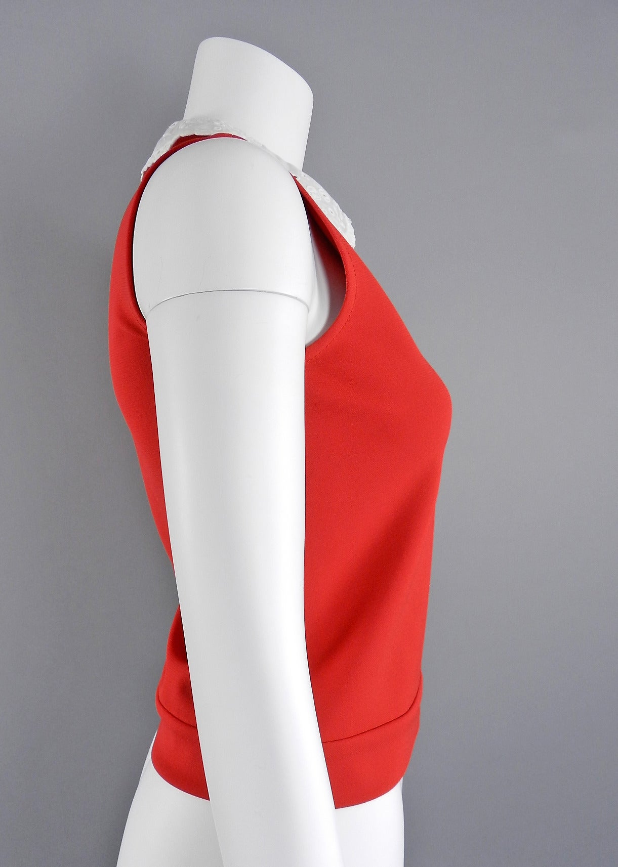 Louis Vuitton red zip up vest with removable white lace collar. Tagged size FR 34 (USA 0/2). To fit 32/33