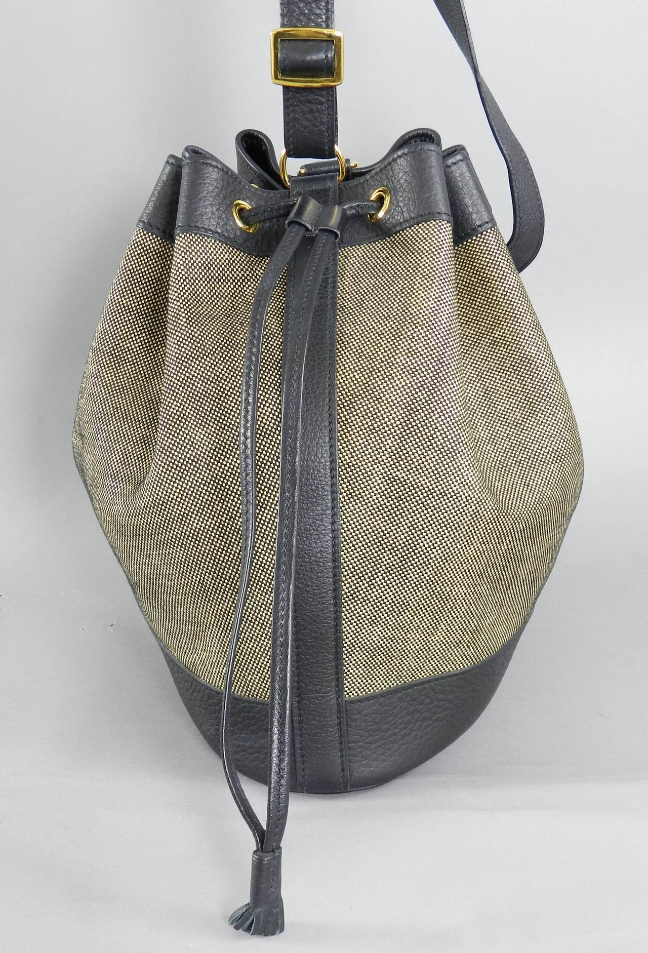 Vintage 1997 Hermes Market Toile Bucket Bag In Excellent Condition In Toronto, ON