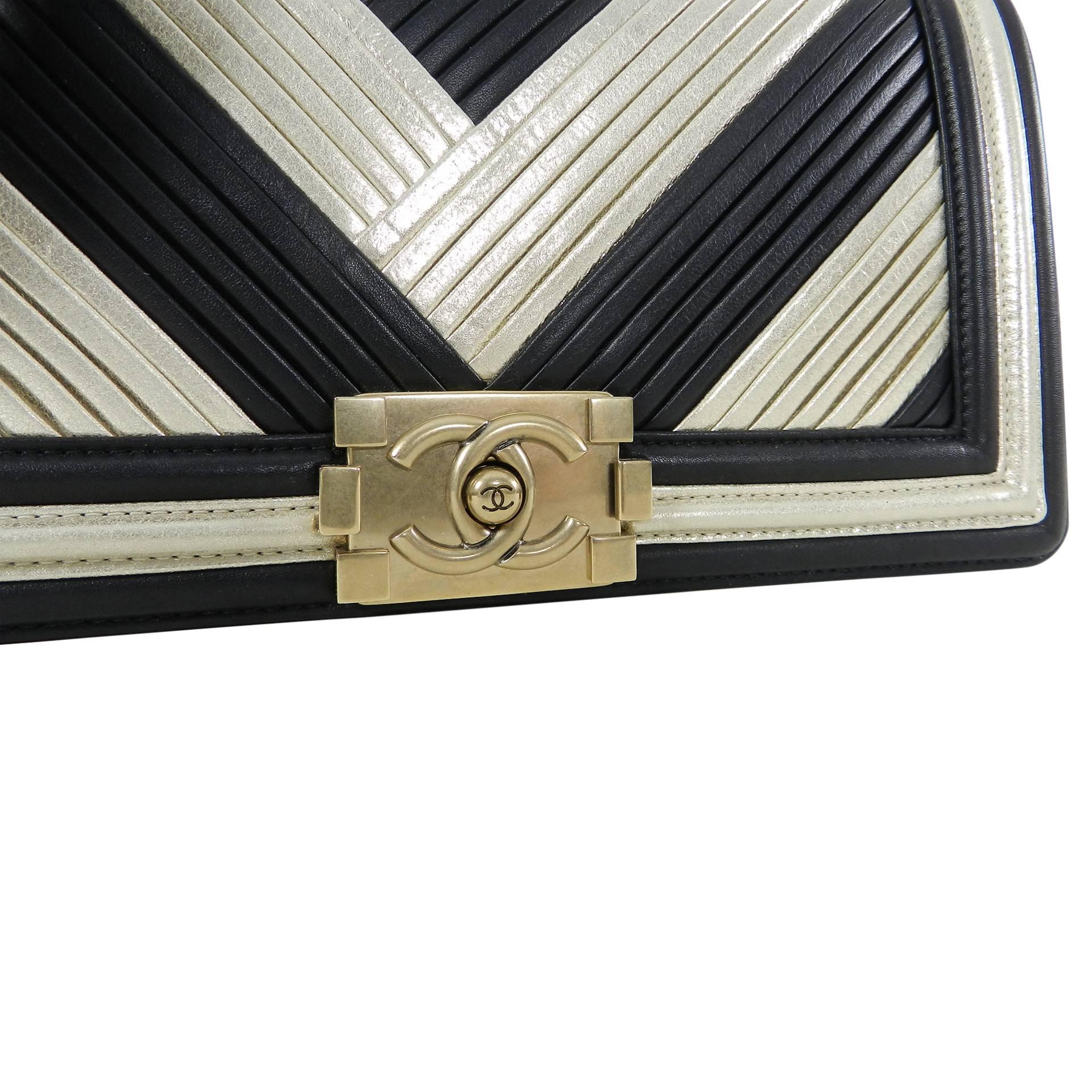 Chanel 16A Le Boy in Rome Medium Black and Gold Chevron Bag In Excellent Condition In Toronto, ON