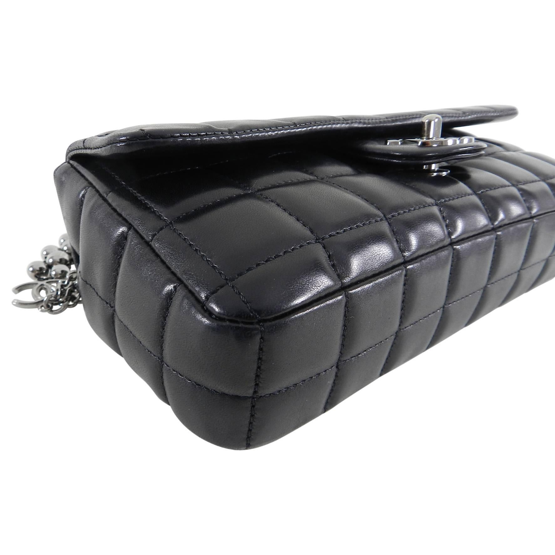 Chanel Chocolate Bar Black Leather Flap Bag with Silver Bead Chain In Excellent Condition In Toronto, ON