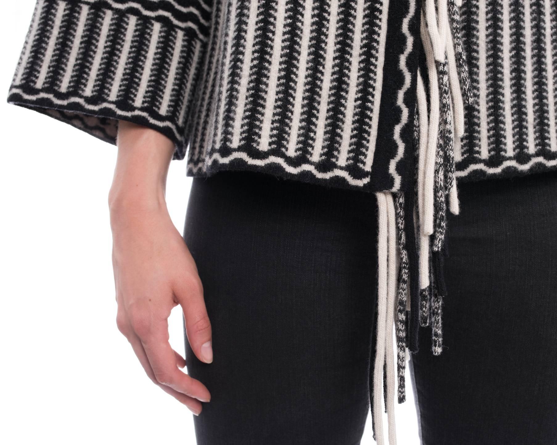 Chloe Pre-Fall 2015 Black Navy White Wool Toggle Sweater - 6 2