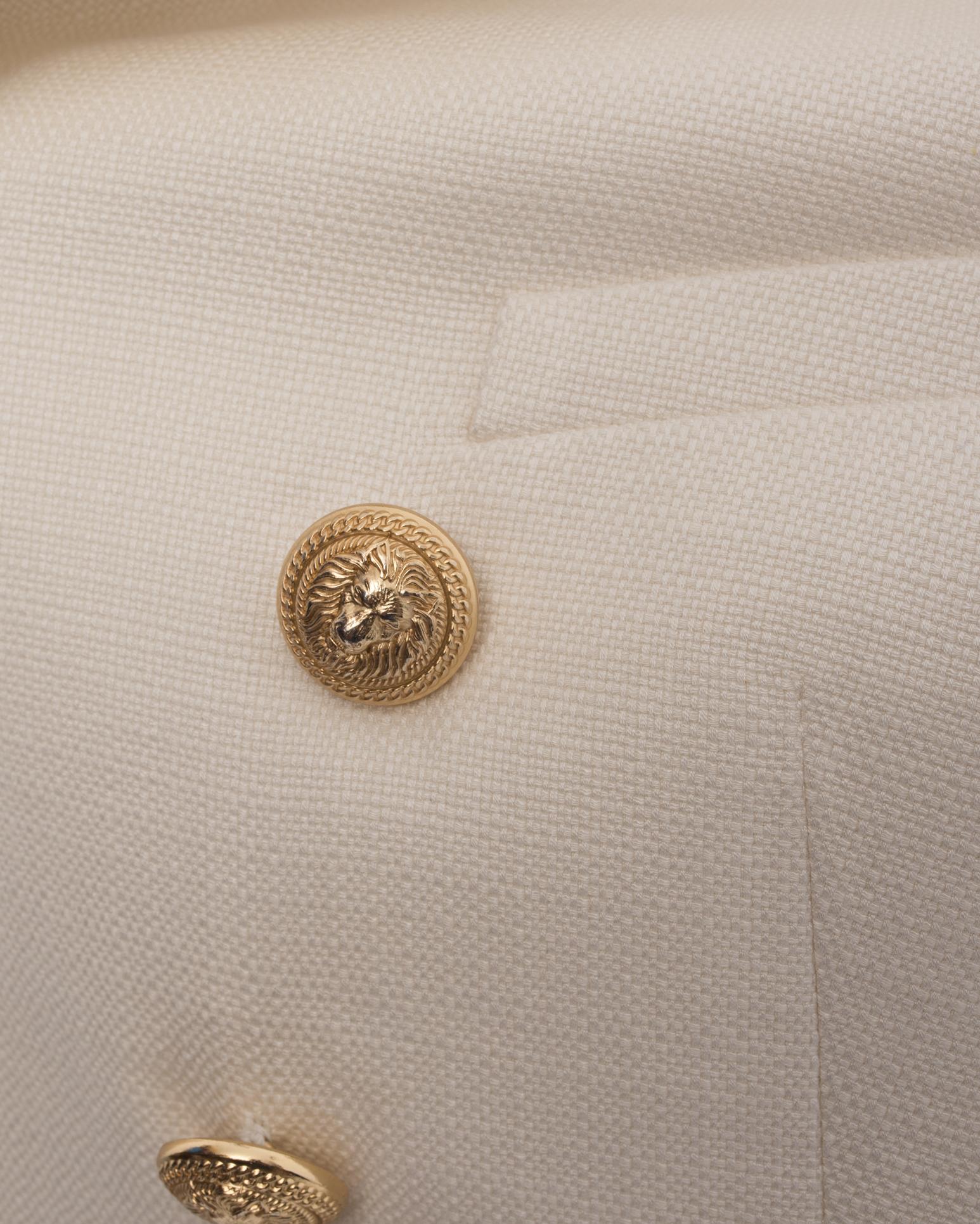 Balmain Ivory Linen Blazer with Gold Lion Buttons  In Excellent Condition In Toronto, ON