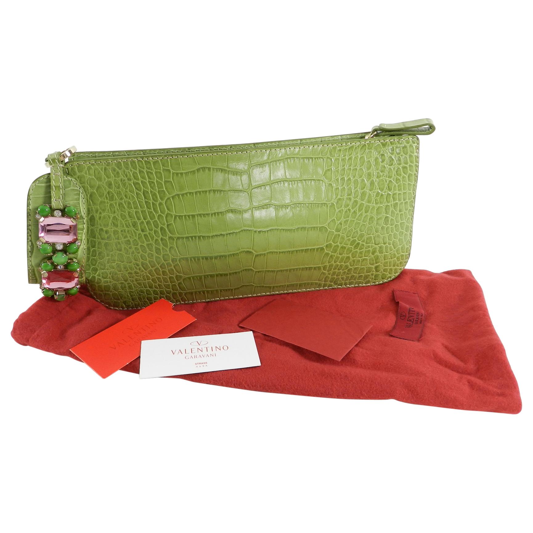 Valentino Green Croc Embossed Leather Jewel Wristlet Bag In Excellent Condition In Toronto, ON