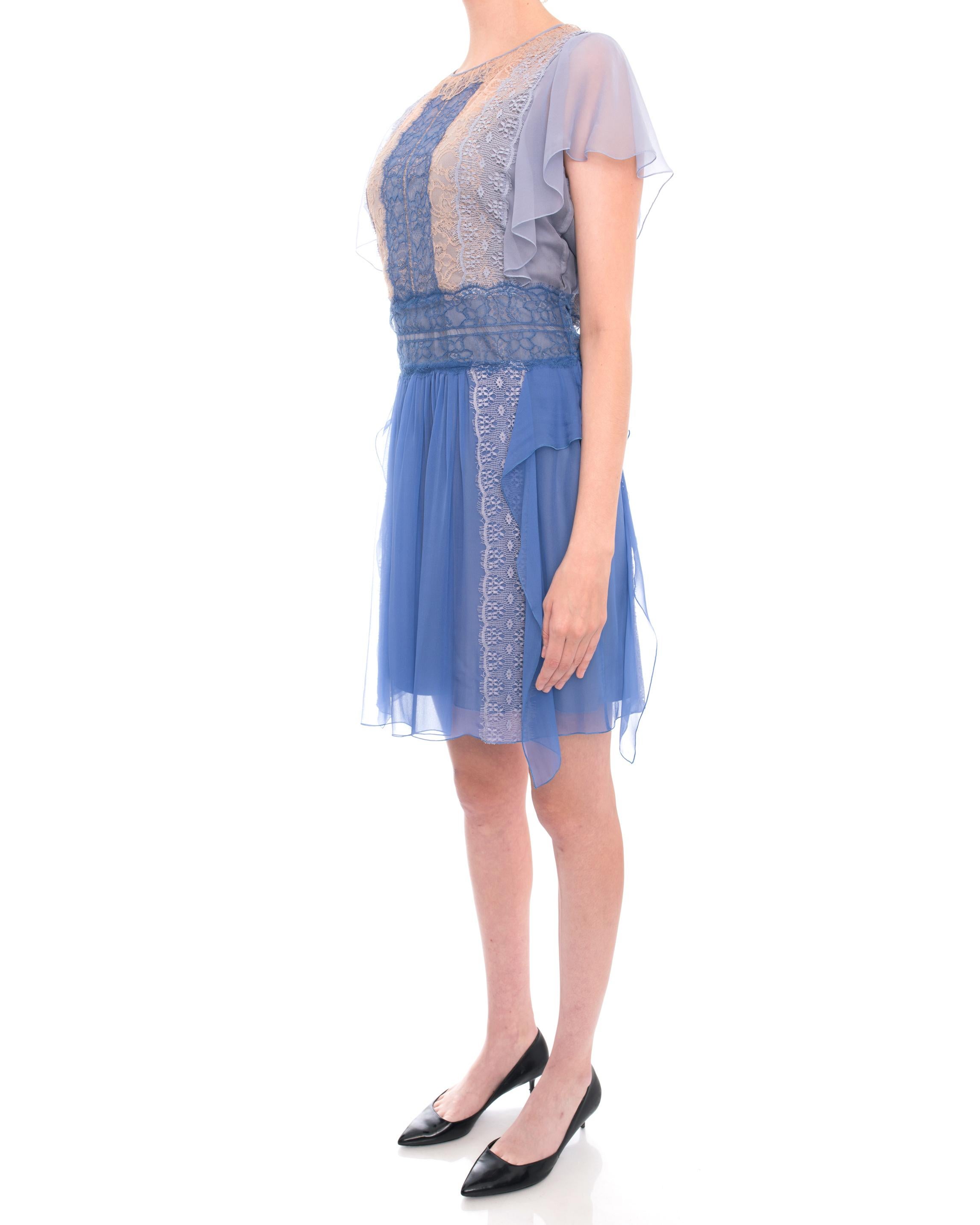 Alberta Ferretti Light Blue Silk Chiffon Ruffle Flapper Dress with Lace - 8 im Zustand „Hervorragend“ in Toronto, ON