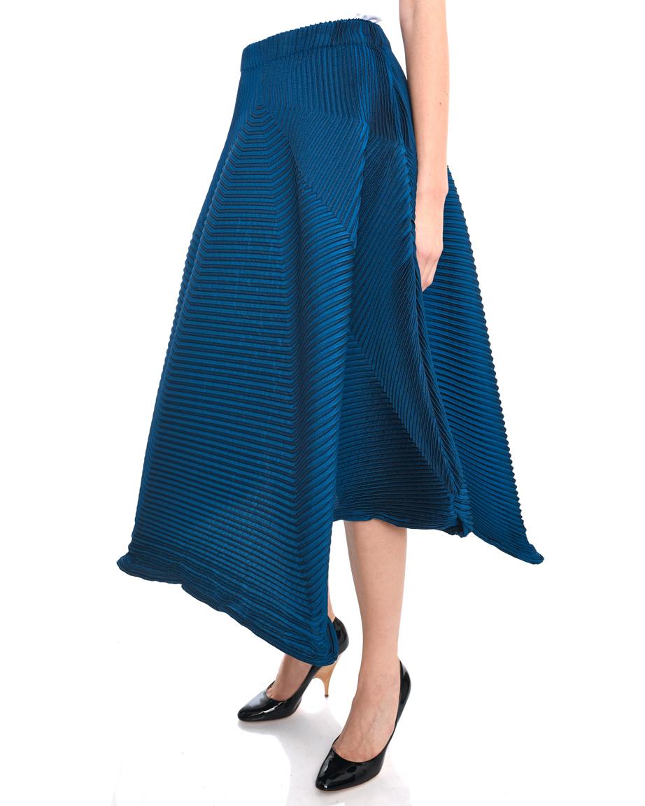 Issey Miyake Blue Polygon Pleat Architectural Avant Garde Skirt - S / M In Excellent Condition In Toronto, ON