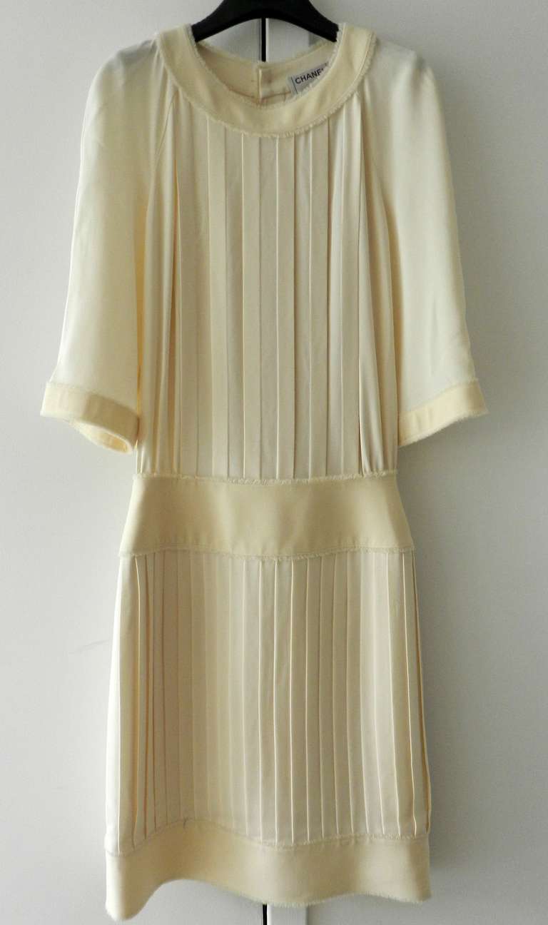 Chanel 07P Ivory Pleated Runway Dress 4