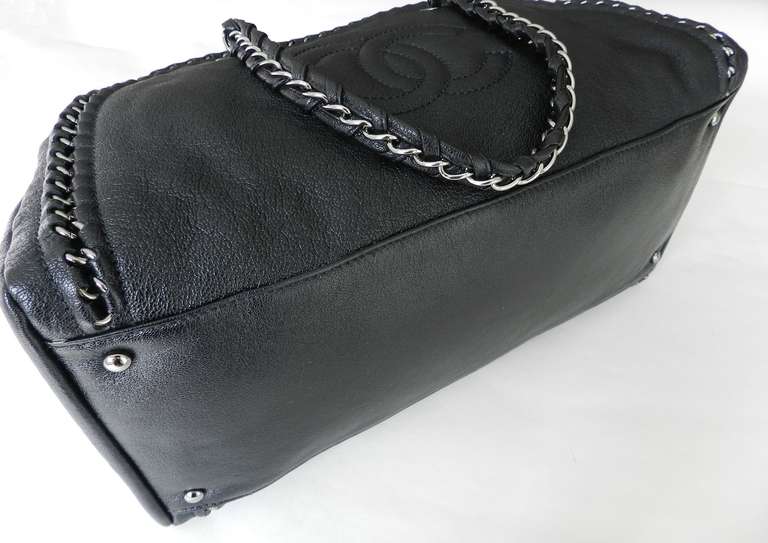 Women's Chanel Luxe Ligne Black Bowler Bag