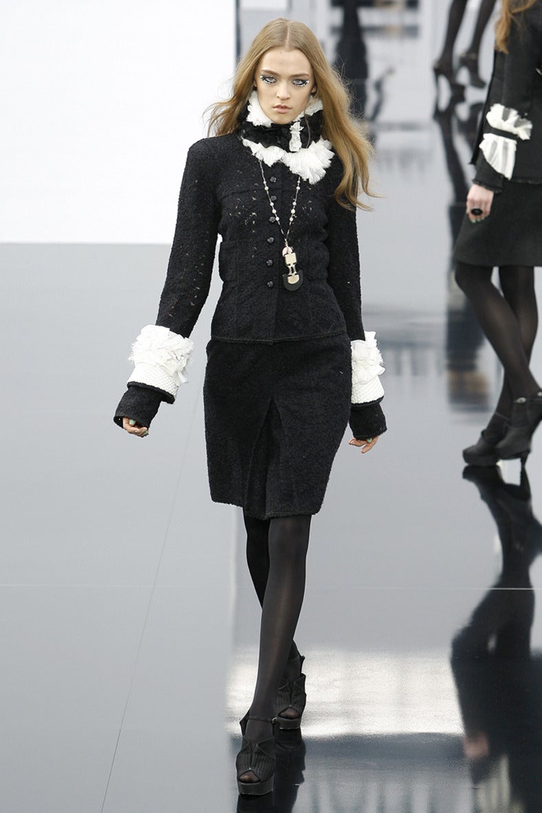 Fedex Box Prices >> Chanel 09A Runway Pink and Black Art Deco Drop Necklace at ... Fedex Box Prices >> Chanel 09A Runway Pink and Black Art Deco Drop Necklace at ...