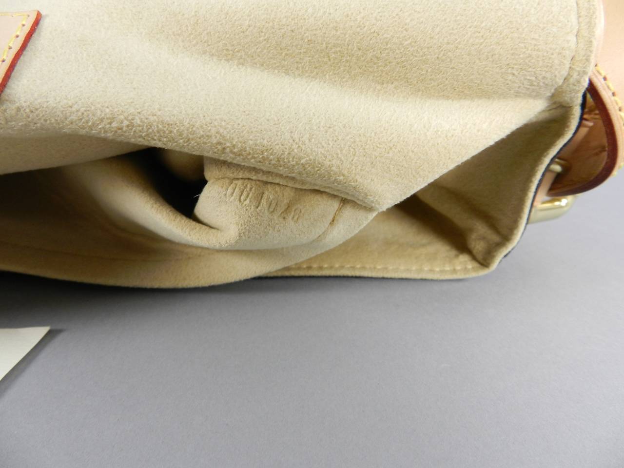 Louis Vuitton Hudson Monogram Shoulder Bag Purse 6