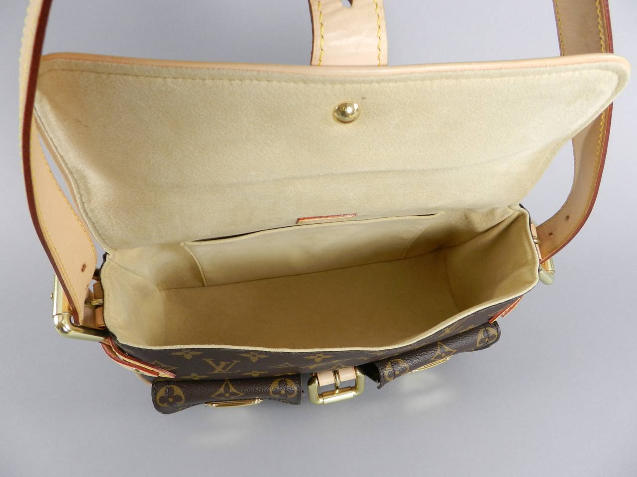 Louis Vuitton Hudson Monogram Shoulder Bag Purse 2