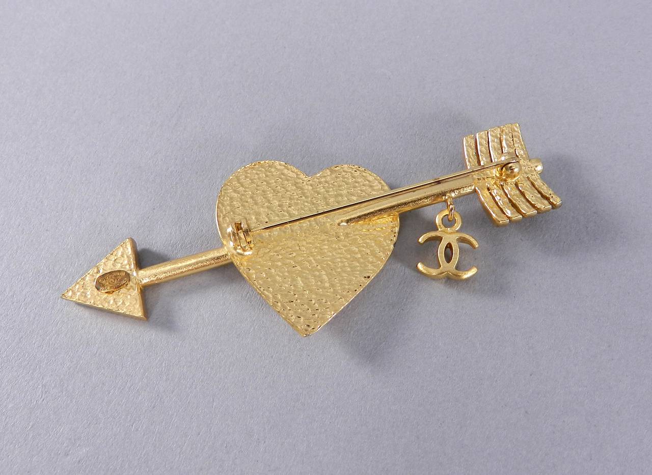 Chanel 02P Pink Enamel Heart and Arrow Brooch In Excellent Condition In Toronto, ON