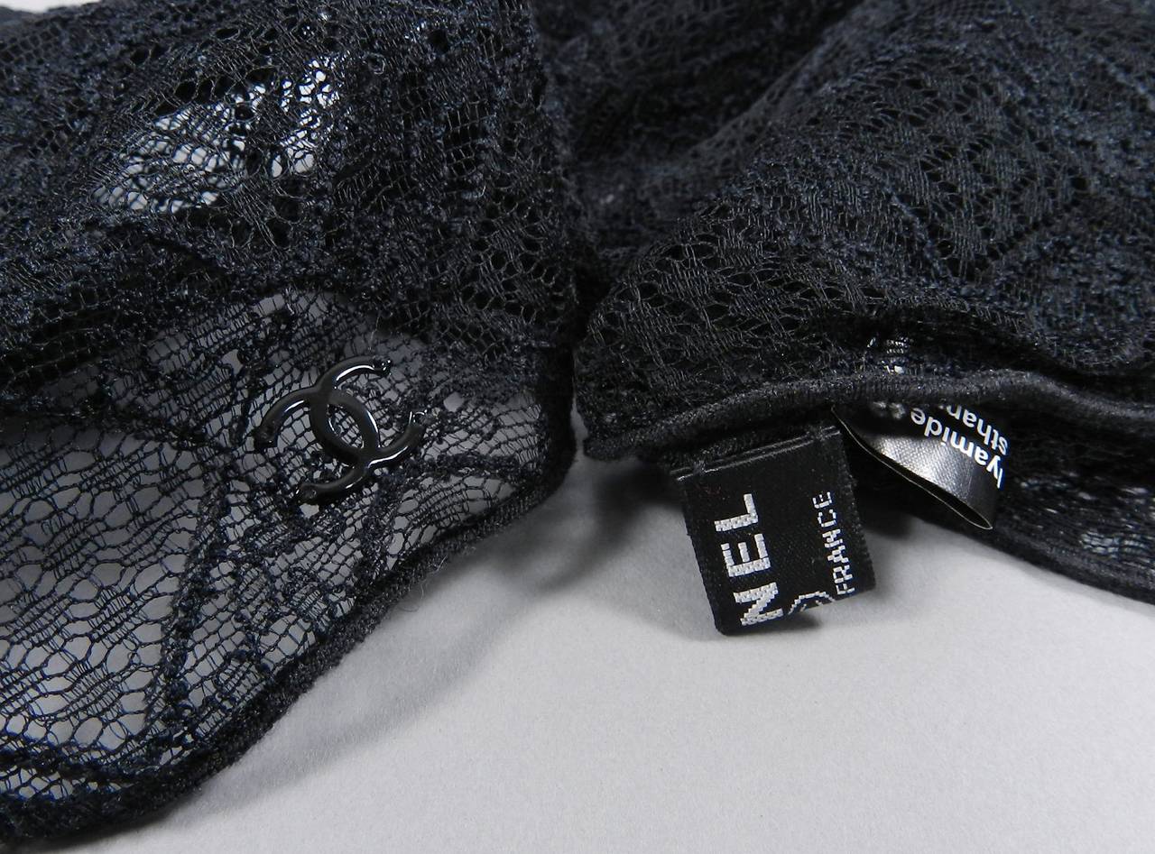 Chanel Black Lace Fingerless Long Evening Opera Gloves In Excellent Condition In Toronto, ON
