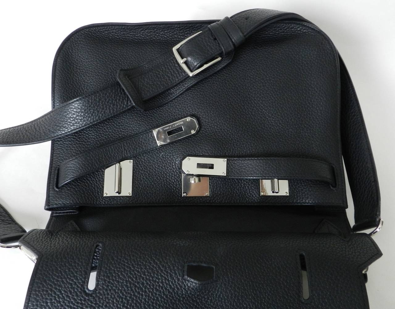 Hermes Jipsiere Gypsy Messenger Bag 34 cm - Black / Silver In New Condition In Toronto, ON