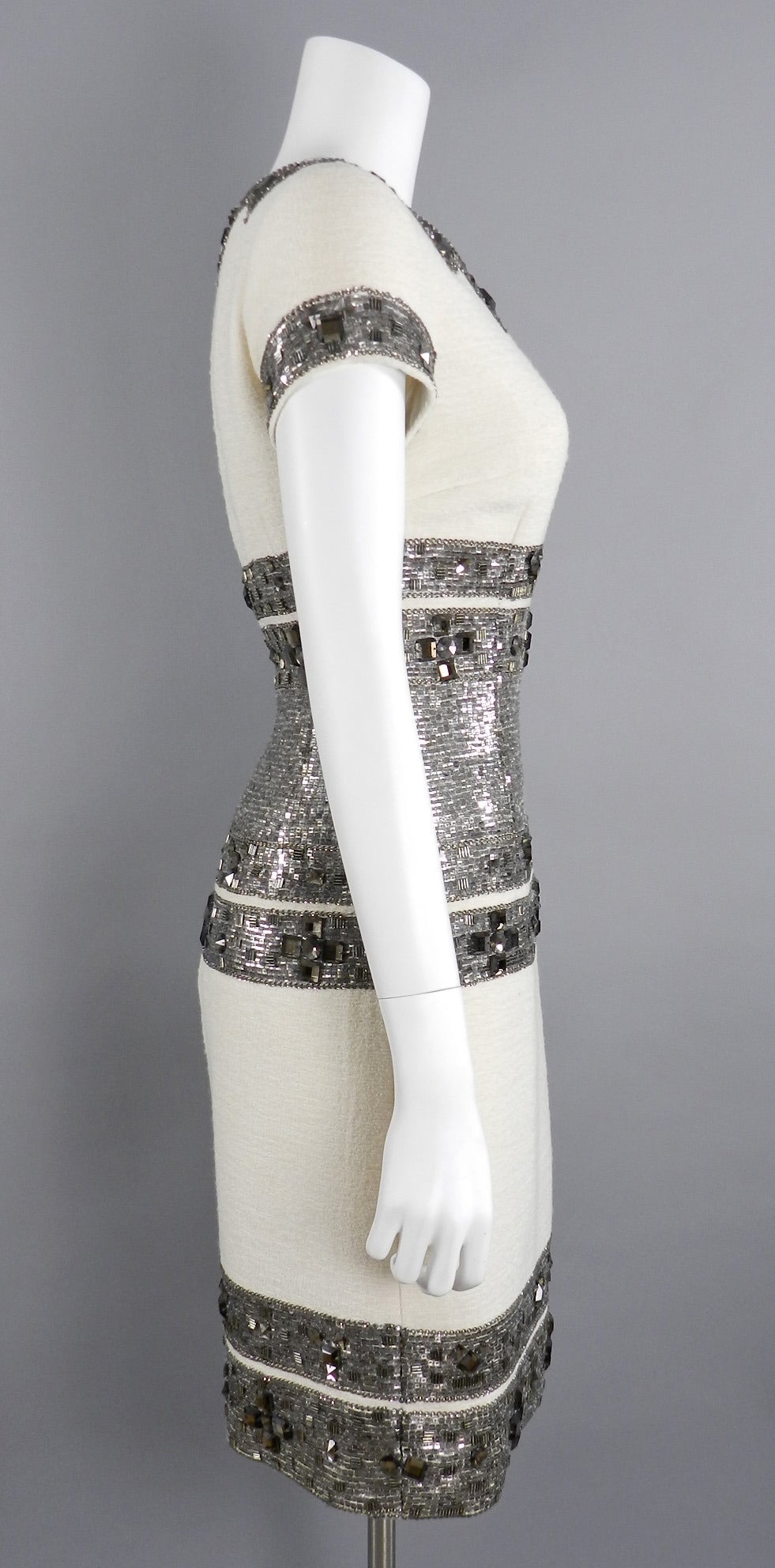 Oscar de la Renta Fall 07 Ivory Wool Sequin Embellished Dress In Excellent Condition In Toronto, ON