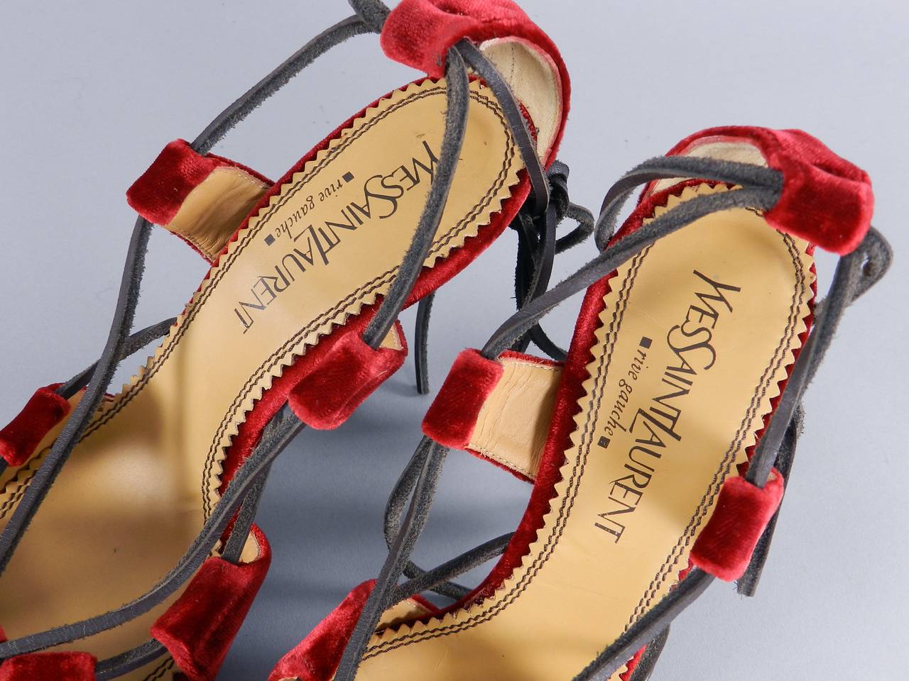 Tom Ford for Yves Saint Laurent YSL Fall 2002 Red Velvet Shoes In Excellent Condition In Toronto, ON