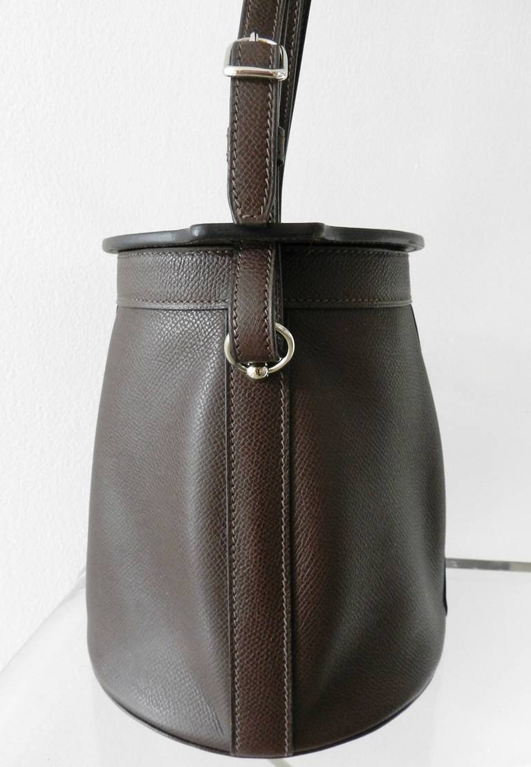 Hermes rare brown courchevel leather feed bag. Date stamp I in square for year 2005. Excellent condition with no flaws. Worn once. Main body measures 7.5