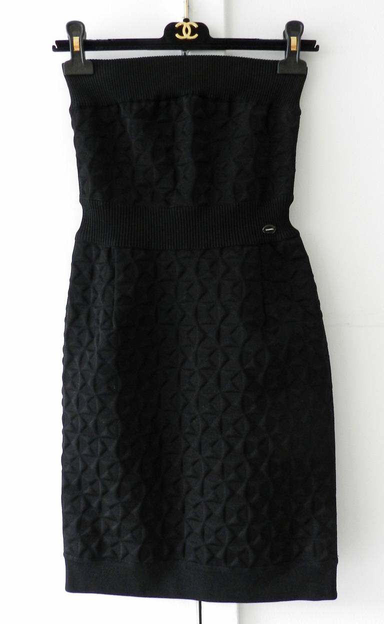 Chanel 13S Black Geometric Textured Tube Dress In Excellent Condition In Toronto, ON